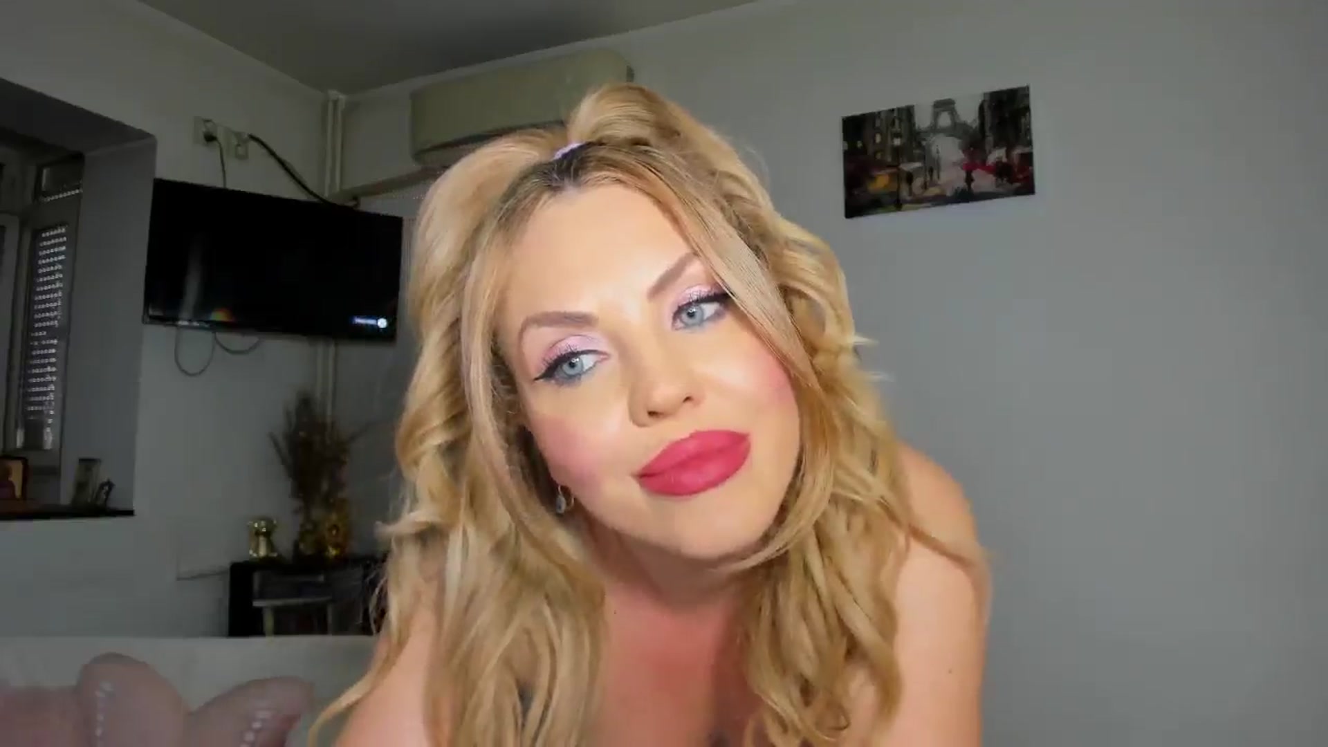 Gallery image thumbnail from MISS_JOY99's myfreecams stream on, 04/17/2026, 12:36 image 11 of 20