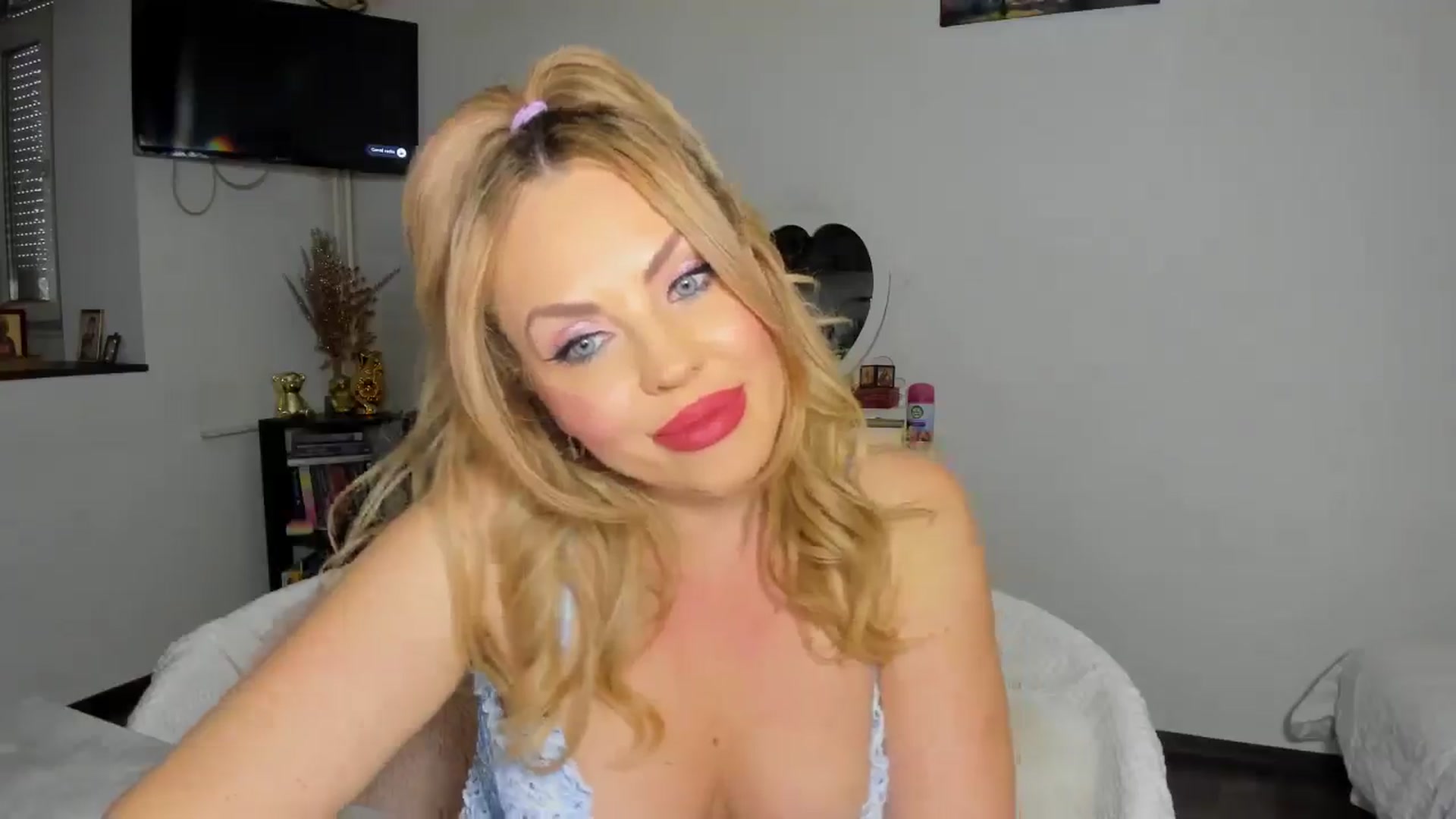 Gallery image thumbnail from MISS_JOY99's myfreecams stream on, 04/17/2026, 12:36 image 20 of 20