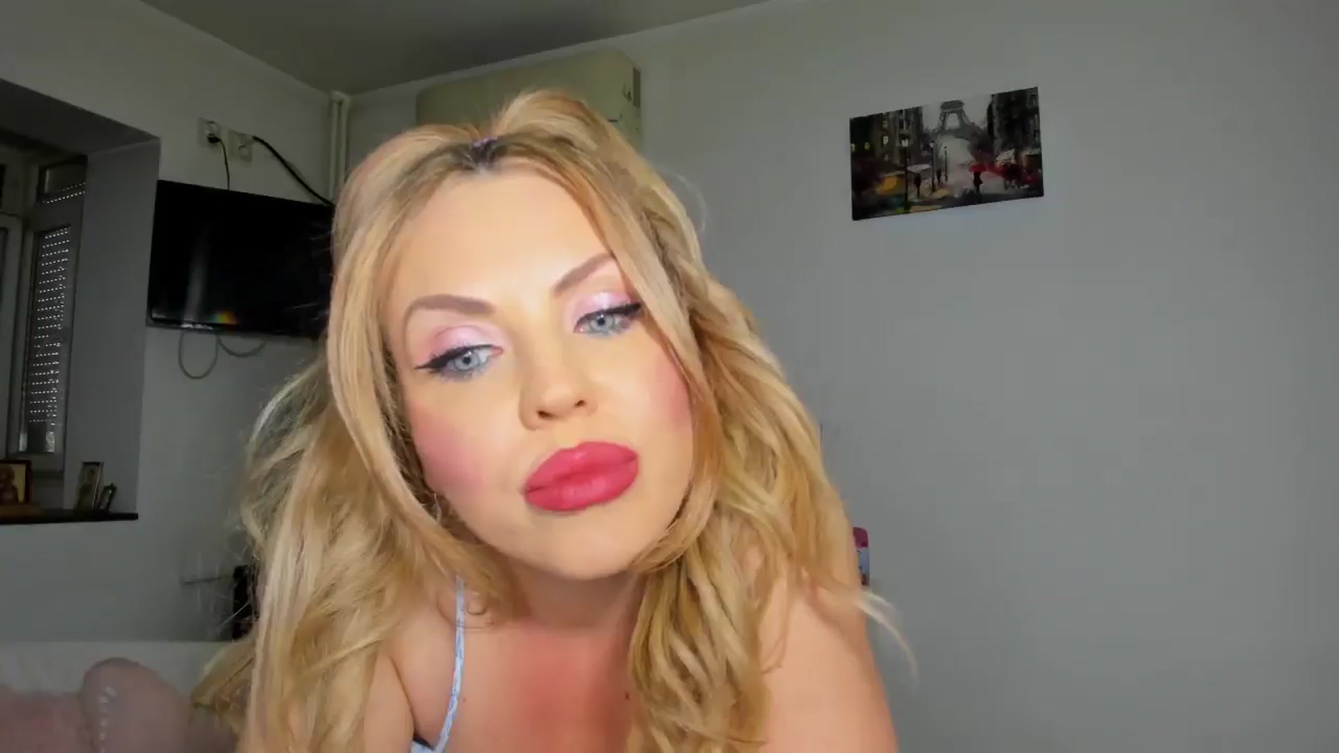 Gallery image thumbnail from MISS_JOY99's myfreecams stream on, 04/17/2026, 12:36 image 8 of 20