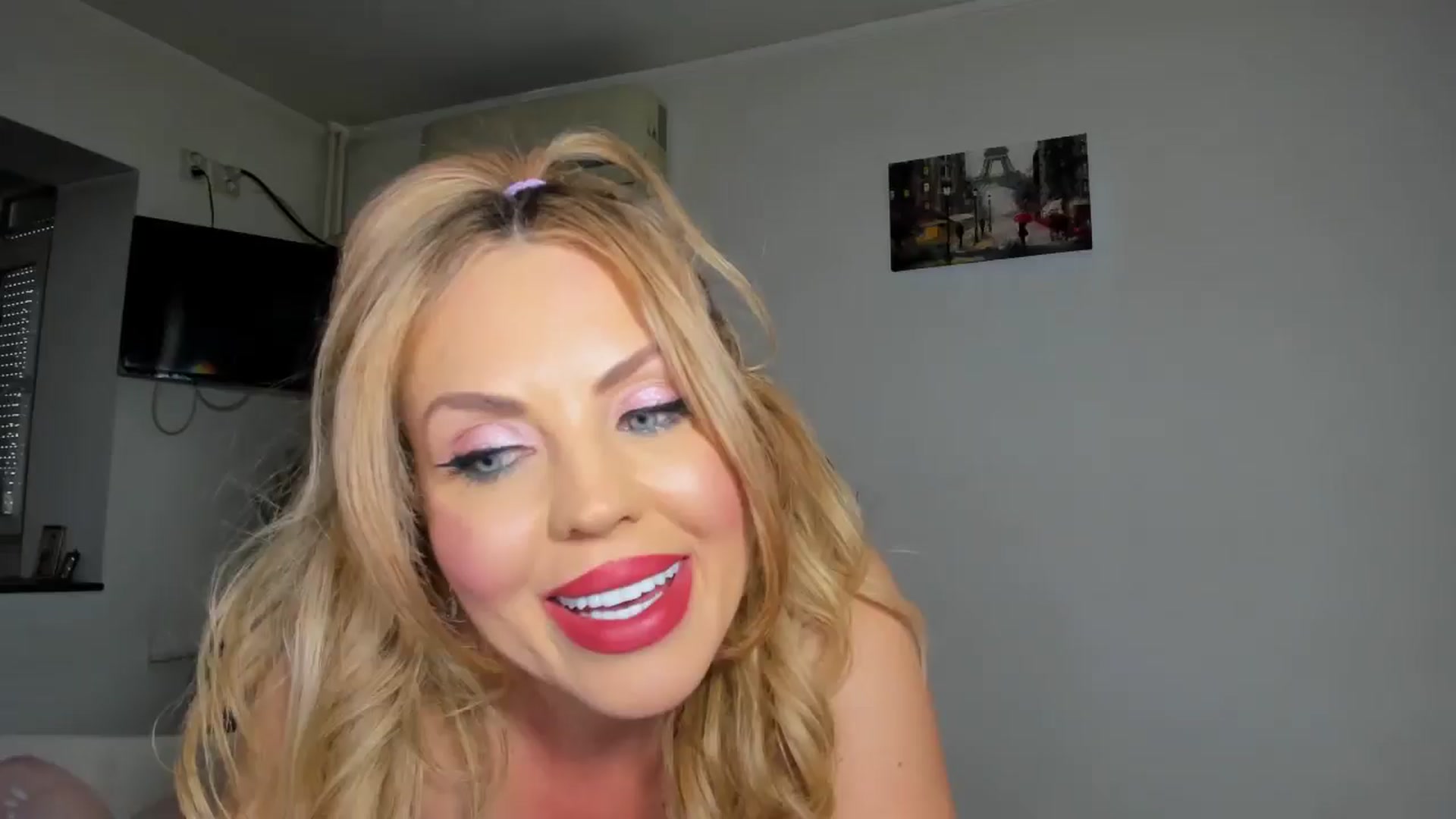 Gallery image thumbnail from MISS_JOY99's myfreecams stream on, 04/17/2026, 13:30 image 2 of 20