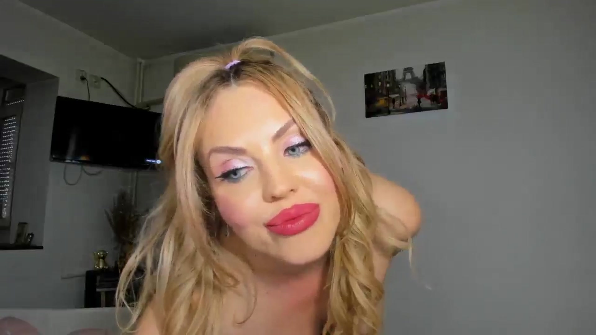 Gallery image thumbnail from MISS_JOY99's myfreecams stream on, 04/17/2026, 13:30 image 10 of 20