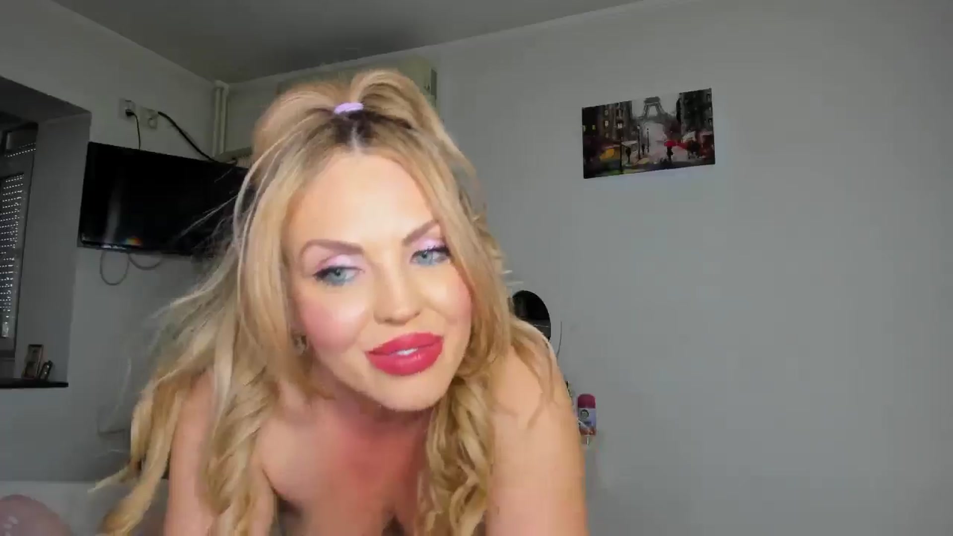 Gallery image thumbnail from MISS_JOY99's myfreecams stream on, 04/17/2026, 13:30 image 7 of 20