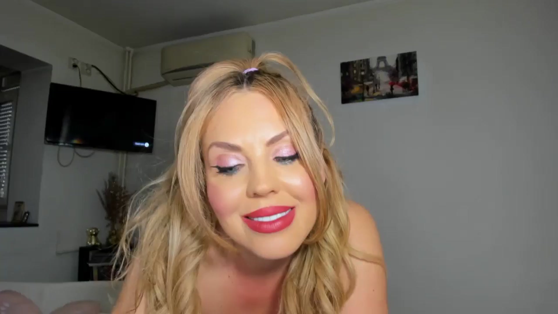 Gallery image thumbnail from MISS_JOY99's myfreecams stream on, 04/17/2026, 13:30 image 5 of 20