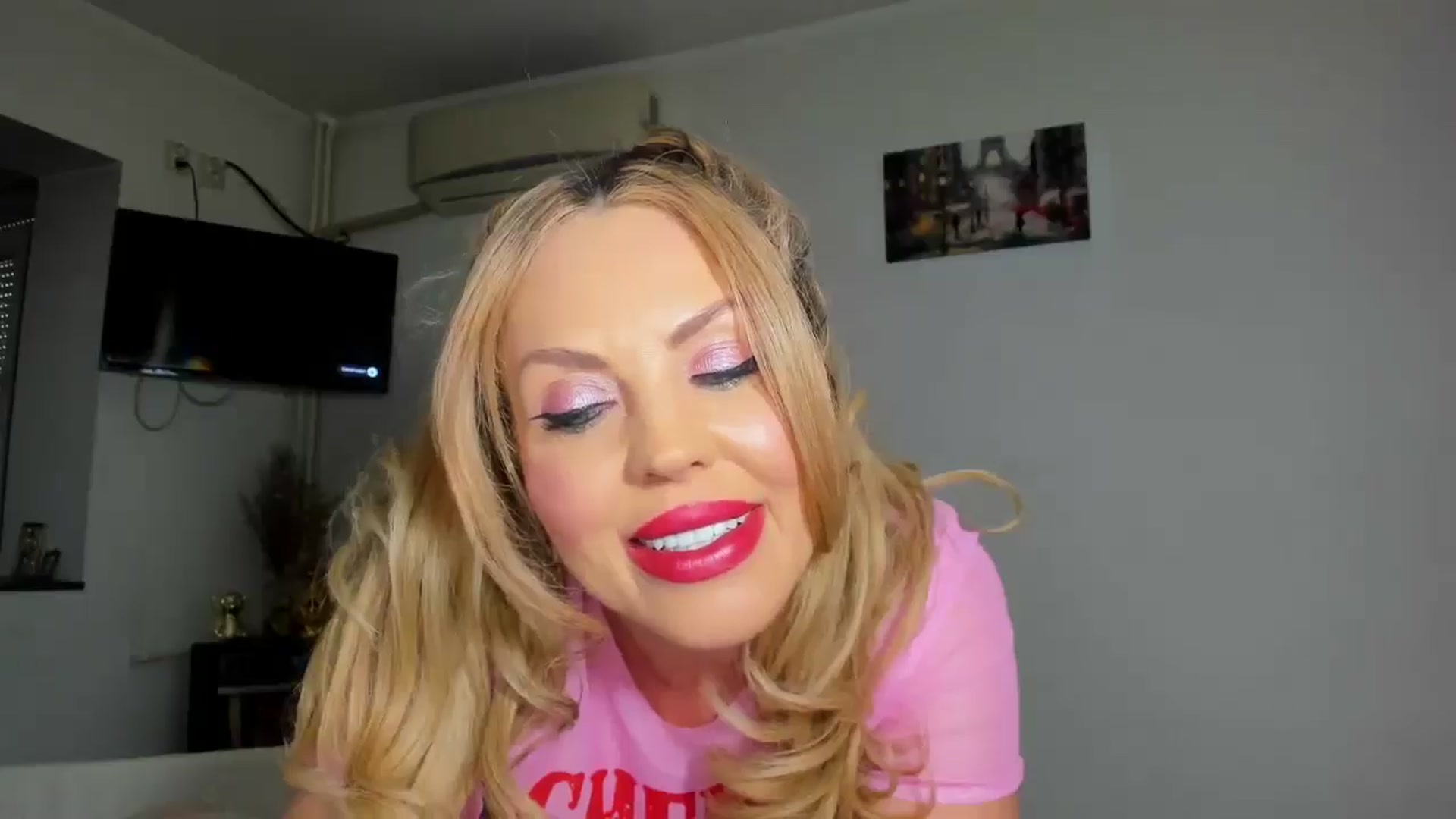 Gallery image thumbnail from MISS_JOY99's myfreecams stream on, 04/21/2026, 11:01 image 10 of 20