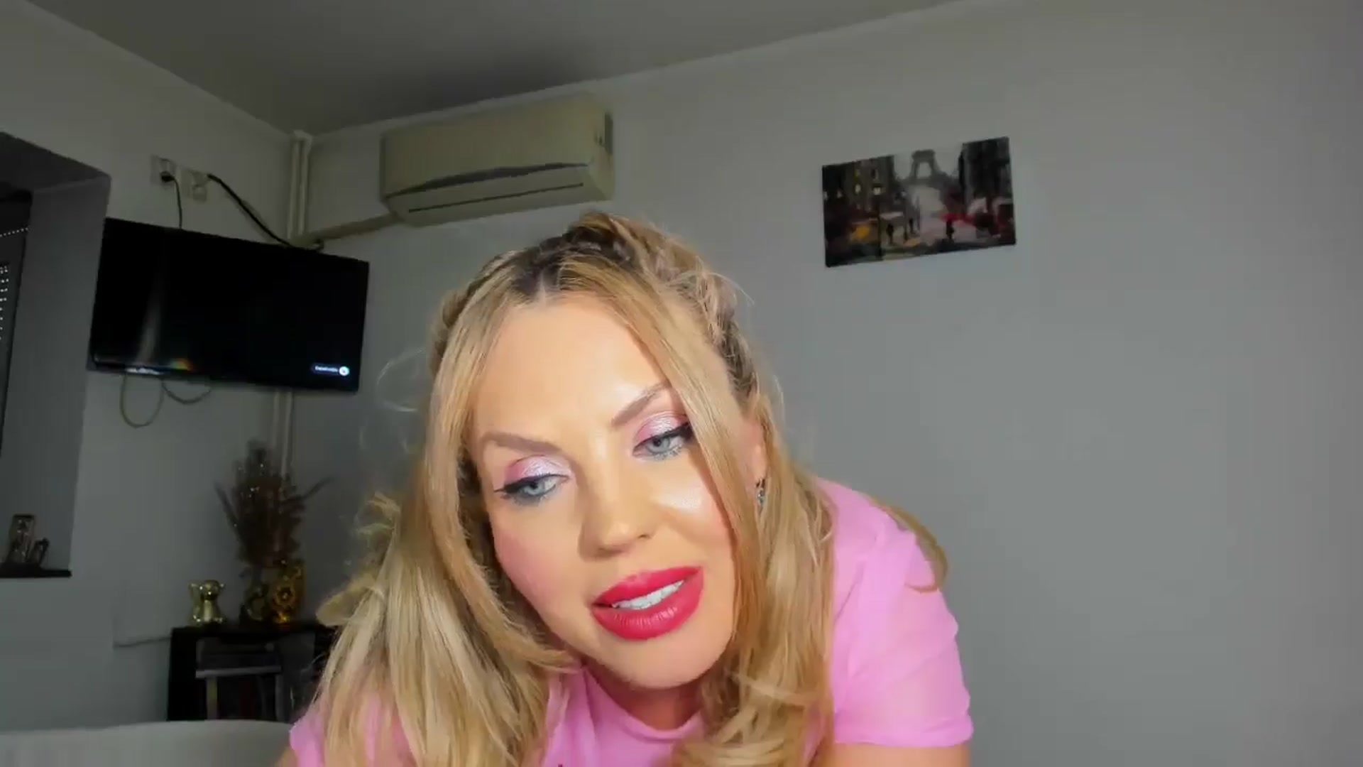 Gallery image thumbnail from MISS_JOY99's myfreecams stream on, 04/21/2026, 12:19 image 8 of 20
