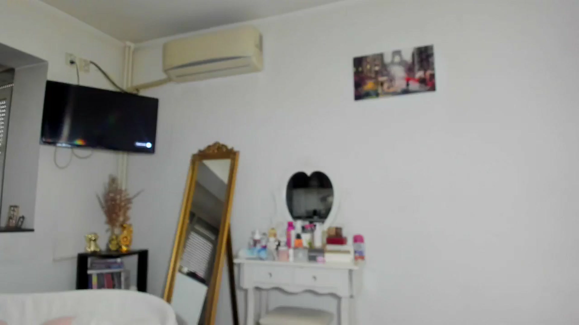 Gallery image thumbnail from MISS_JOY99's myfreecams stream on, 04/21/2026, 12:19 image 15 of 20