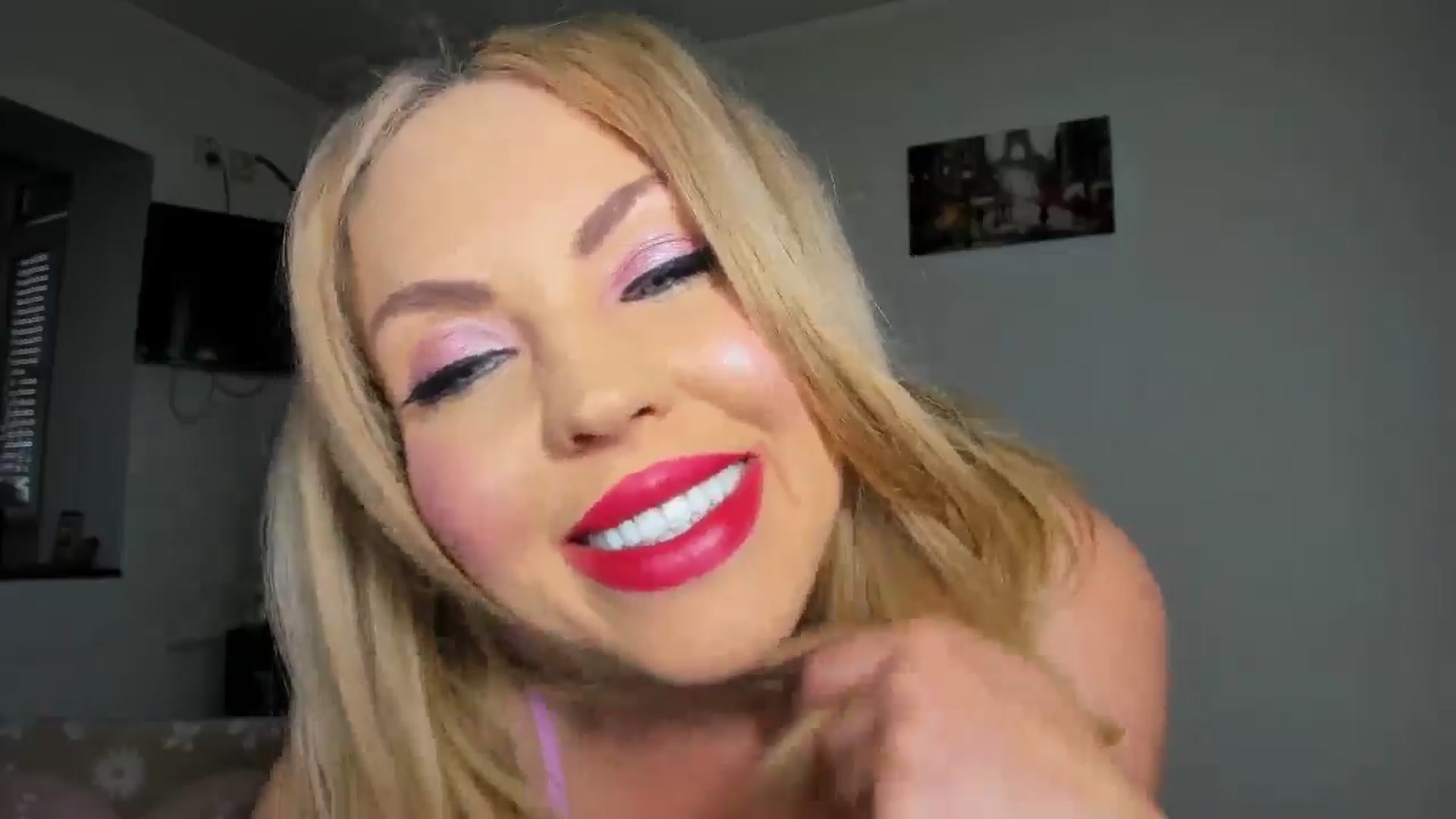 Gallery image thumbnail from MISS_JOY99's myfreecams stream on, 04/29/2026, 09:36 image 2 of 20