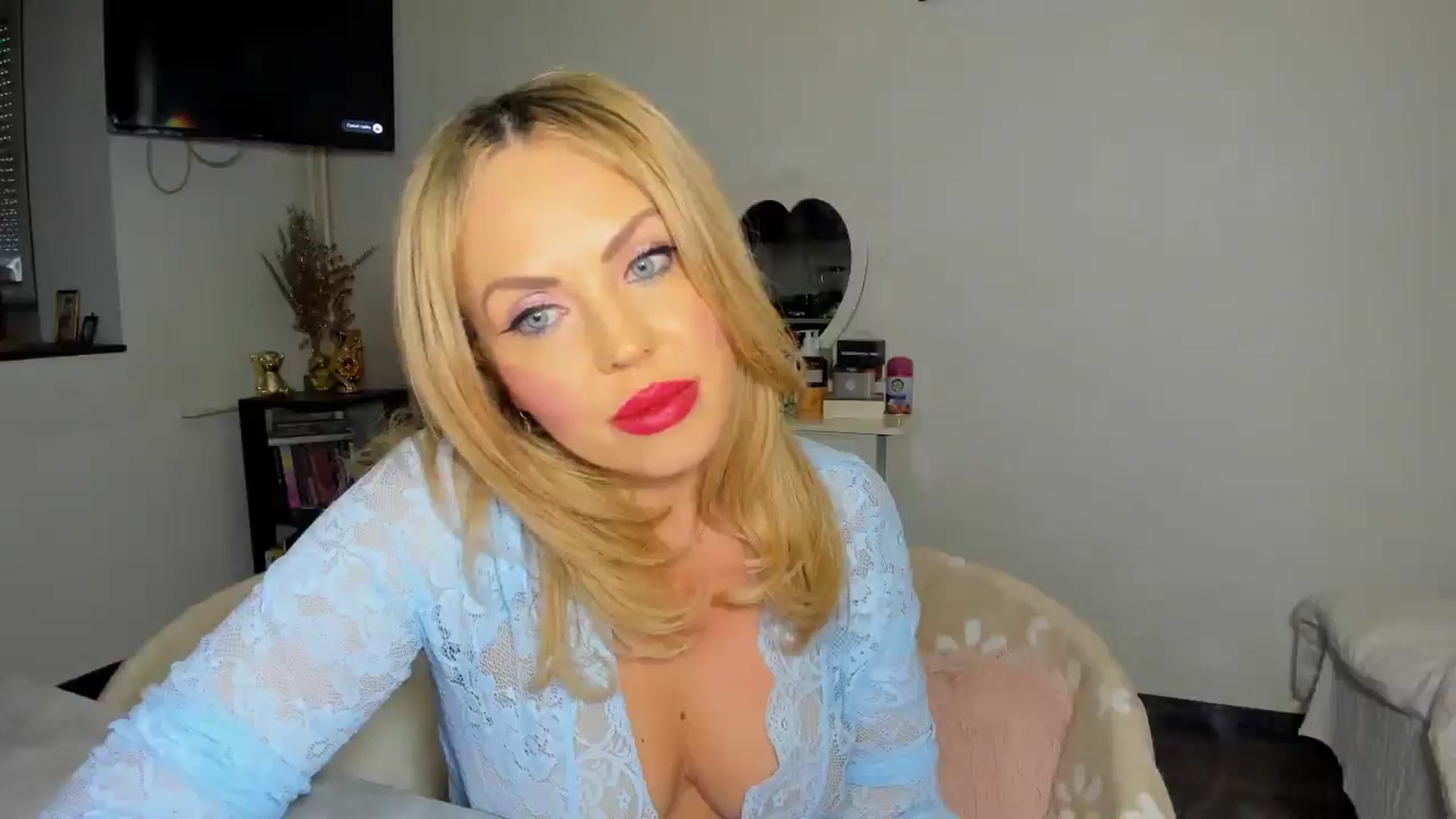 Gallery image thumbnail from MISS_JOY99's myfreecams stream on, 04/30/2026, 11:27 image 15 of 20