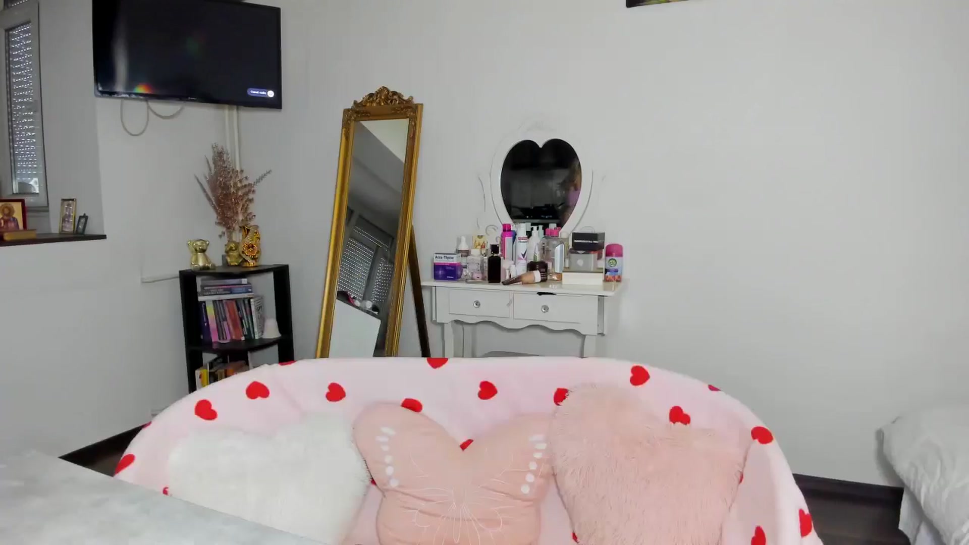 Gallery image thumbnail from MISS_JOY99's myfreecams stream on, 05/03/2026, 12:11 image 6 of 20