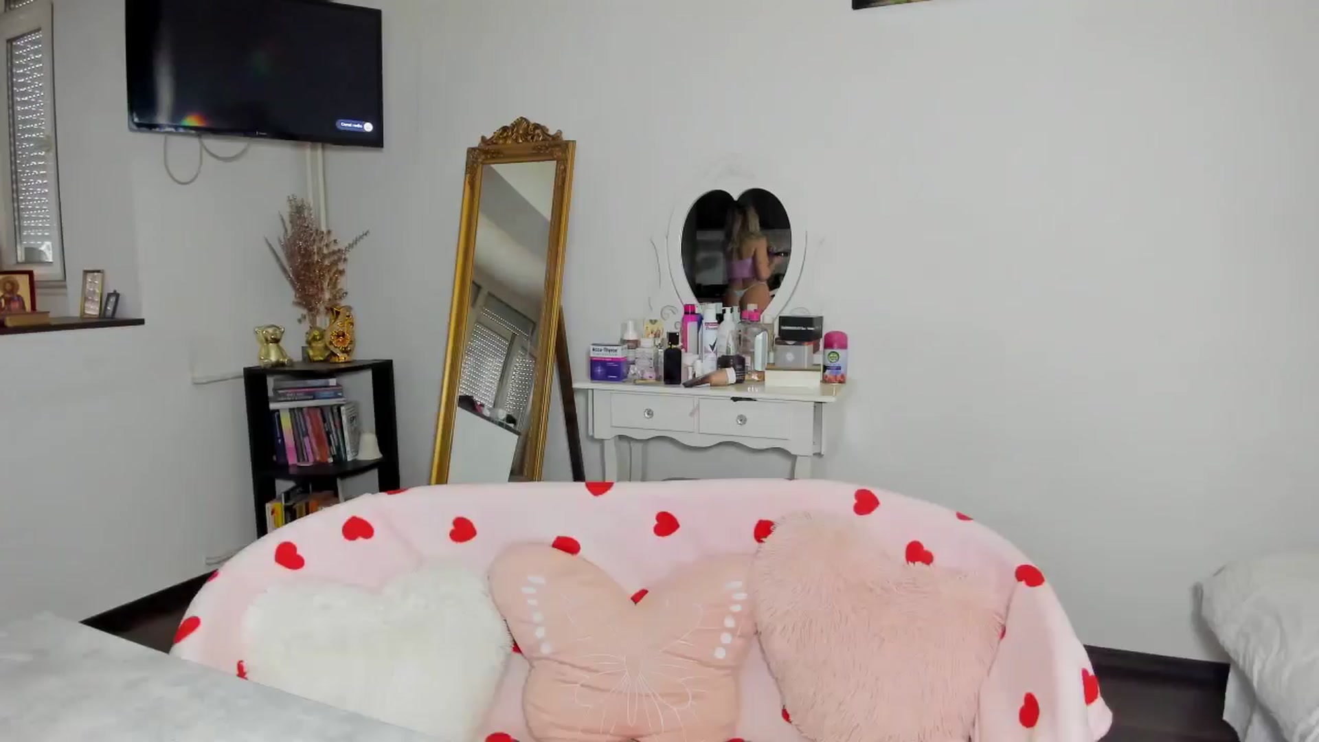 Gallery image thumbnail from MISS_JOY99's myfreecams stream on, 05/03/2026, 12:11 image 16 of 20