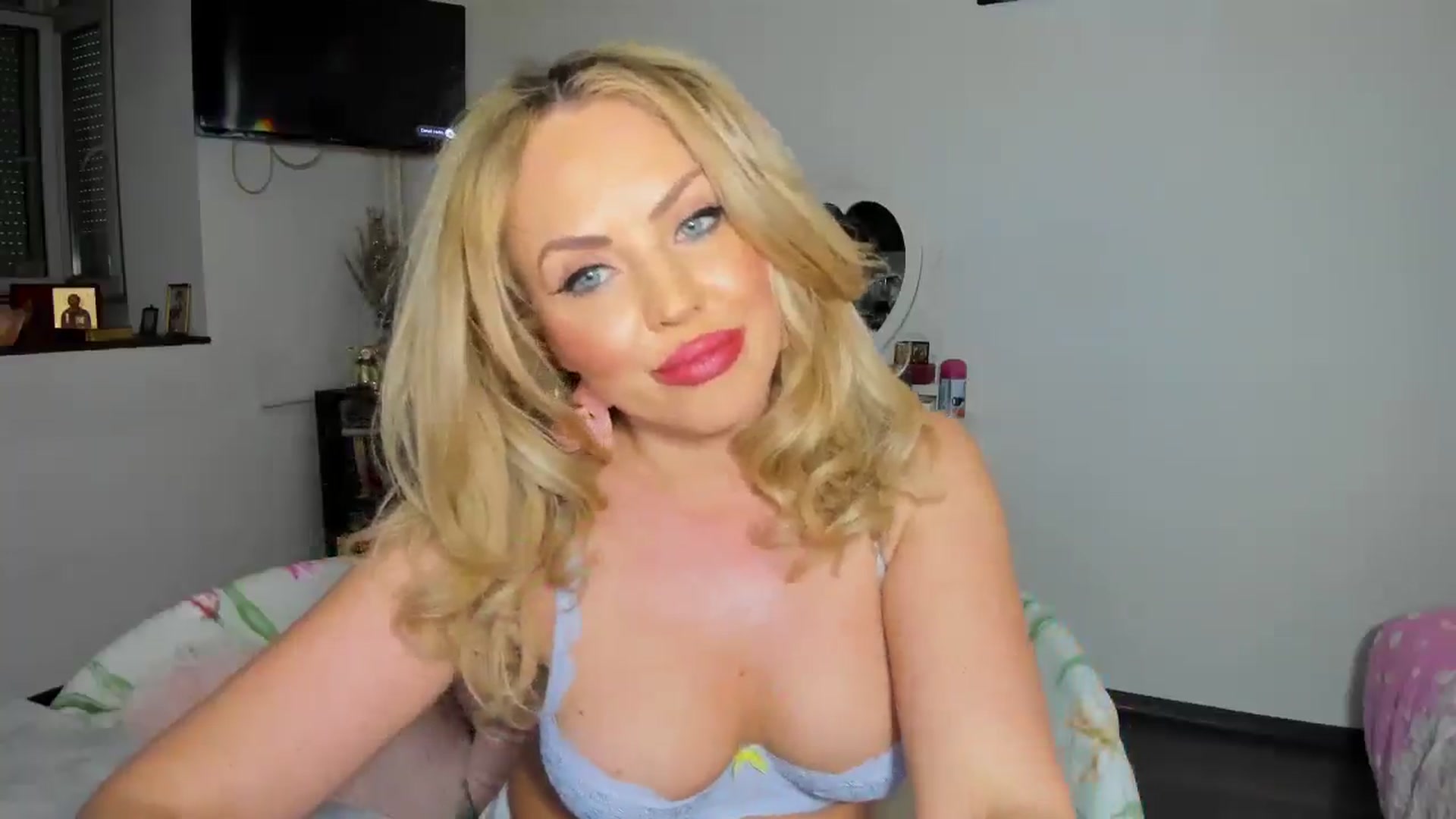 Gallery image thumbnail from MISS_JOY99's myfreecams stream on, 05/09/2026, 12:16 image 13 of 20