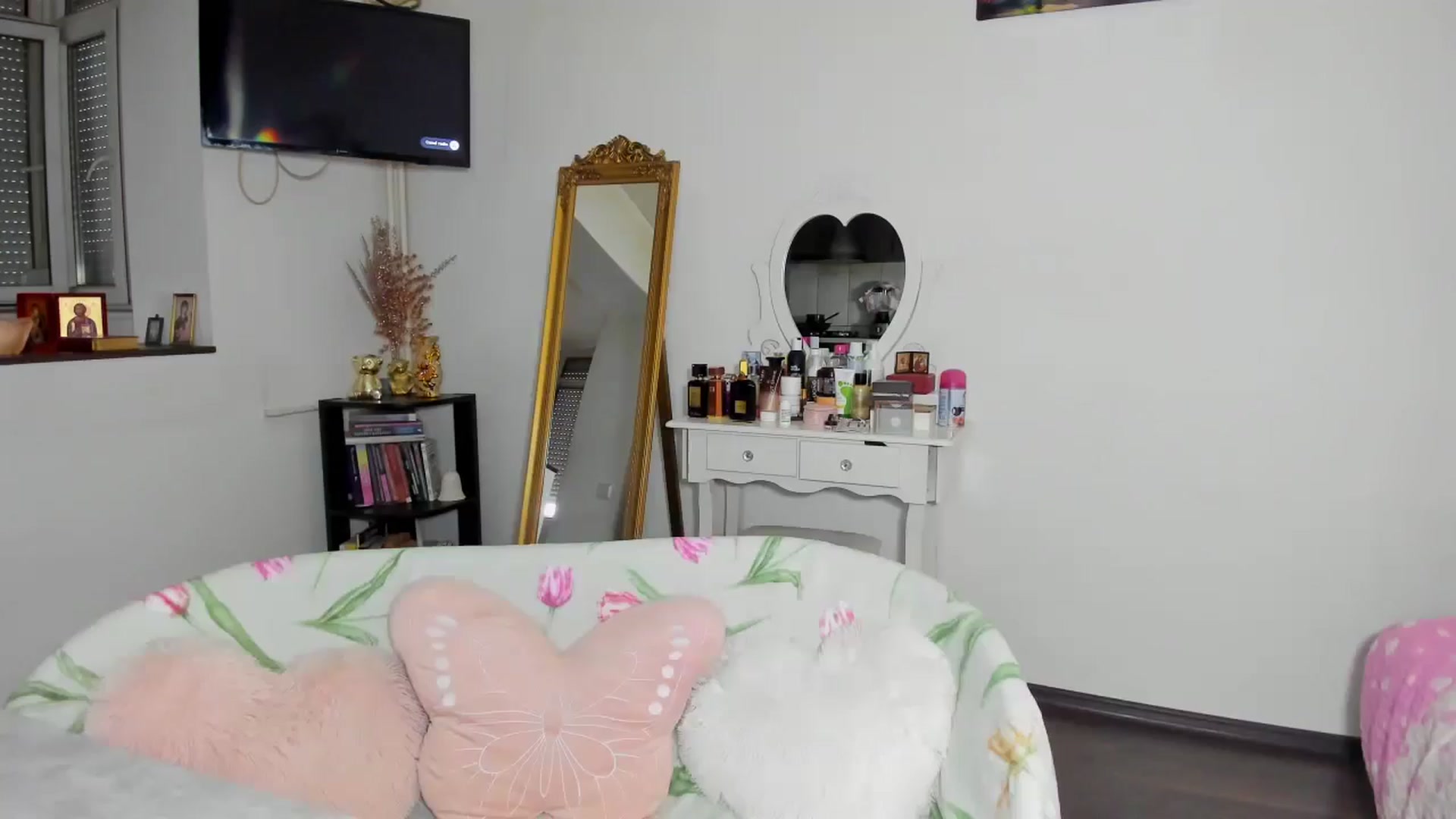 Gallery image thumbnail from MISS_JOY99's myfreecams stream on, 05/09/2026, 14:35 image 13 of 20
