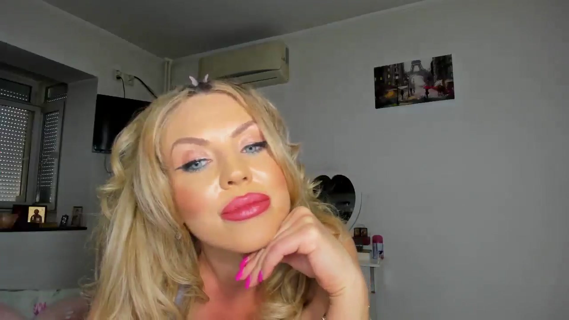 Gallery image thumbnail from MISS_JOY99's myfreecams stream on, 05/10/2026, 14:03 image 9 of 20
