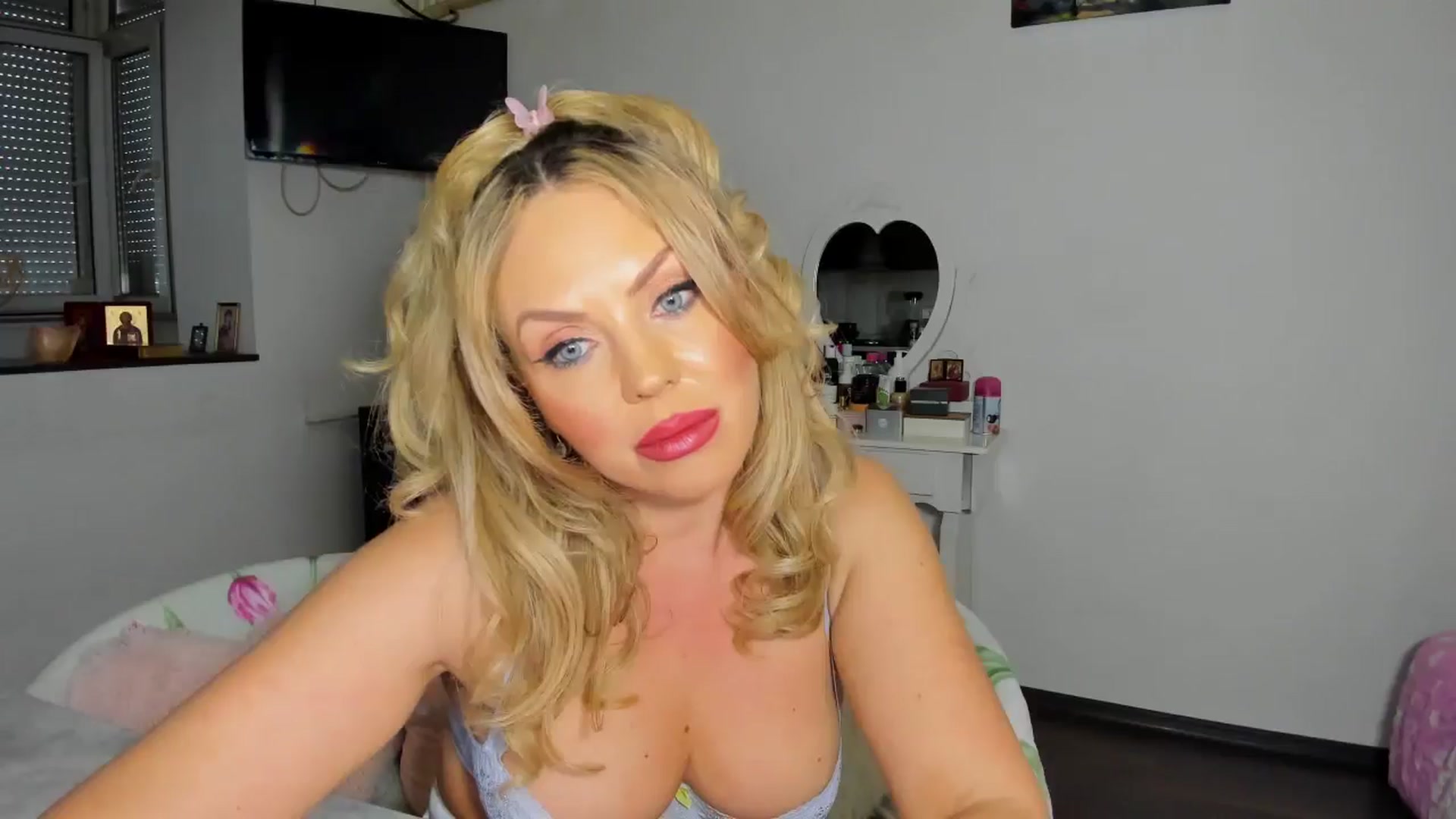 Gallery image thumbnail from MISS_JOY99's myfreecams stream on, 05/10/2026, 14:35 image 10 of 20