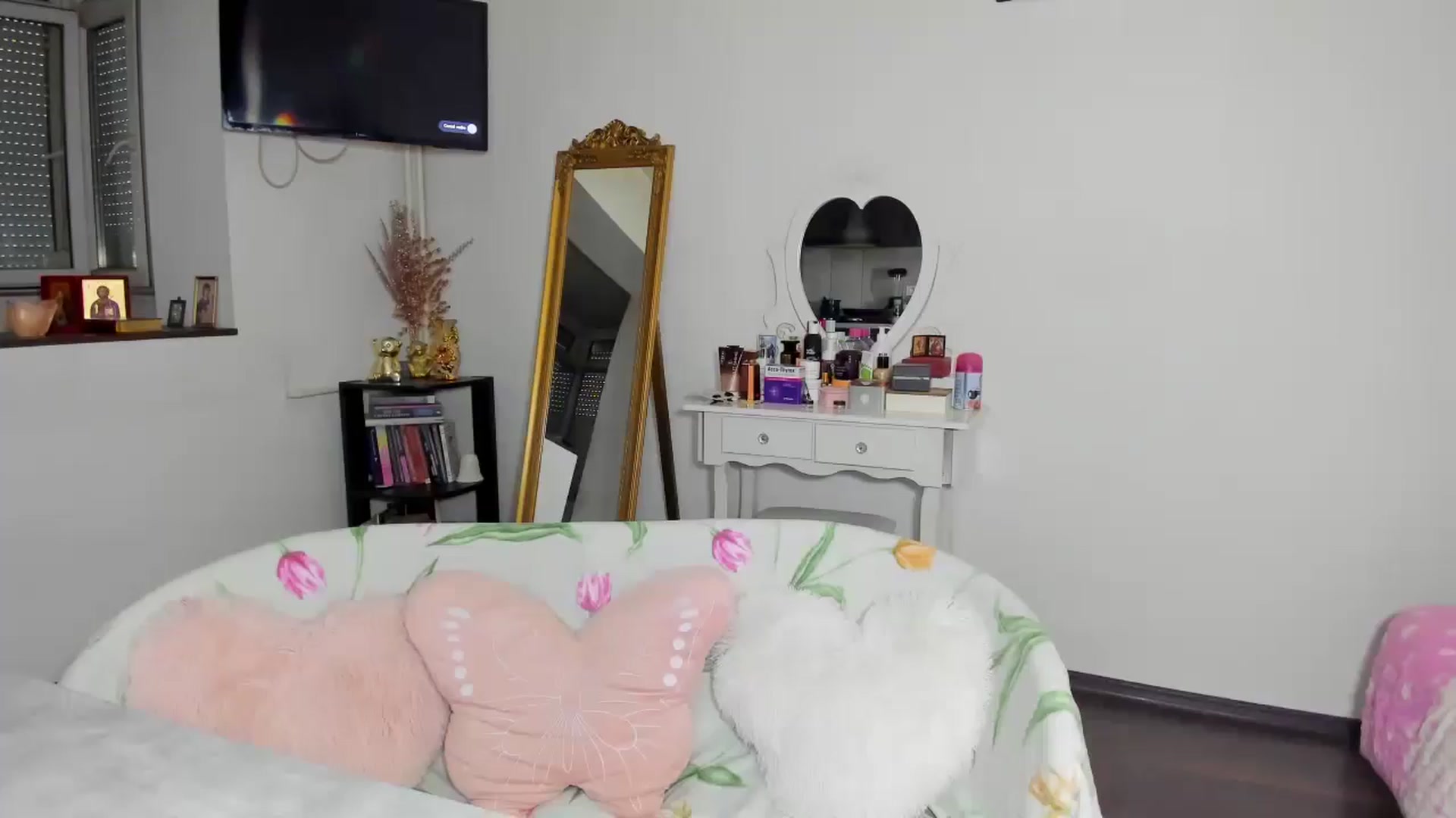 Gallery image thumbnail from MISS_JOY99's myfreecams stream on, 05/10/2026, 16:27 image 19 of 20