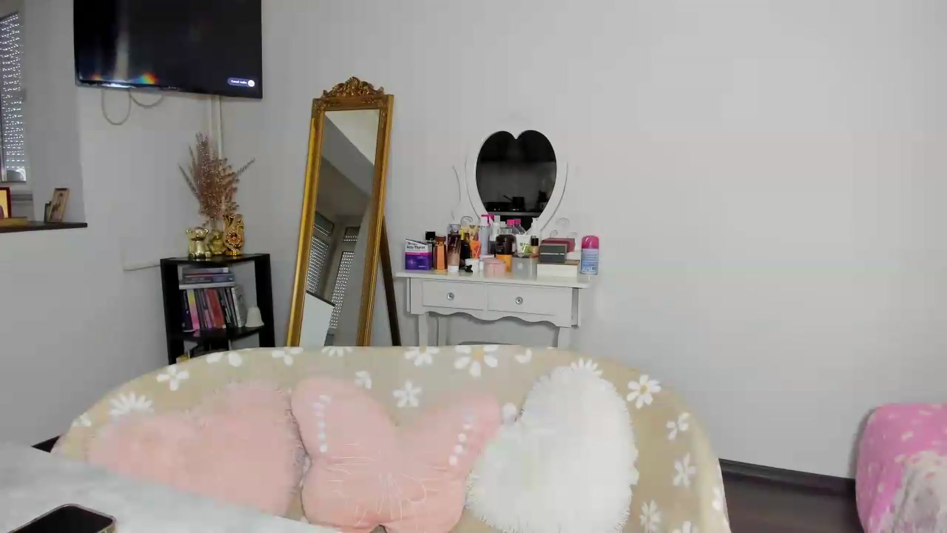 Gallery image thumbnail from MISS_JOY99's myfreecams stream on, 05/12/2026, 12:57 image 12 of 20