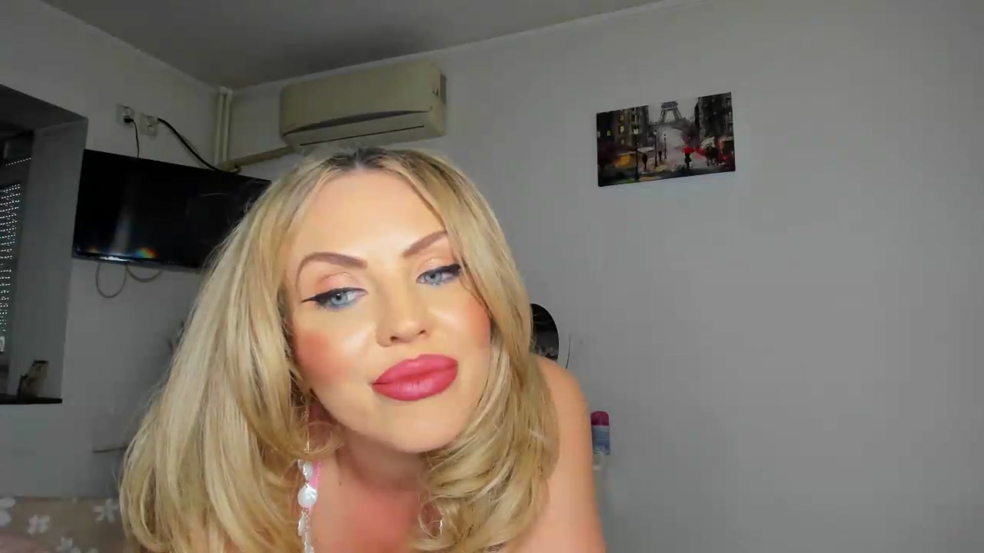 Gallery image thumbnail from MISS_JOY99's myfreecams stream on, 05/17/2026, 12:21 image 12 of 20