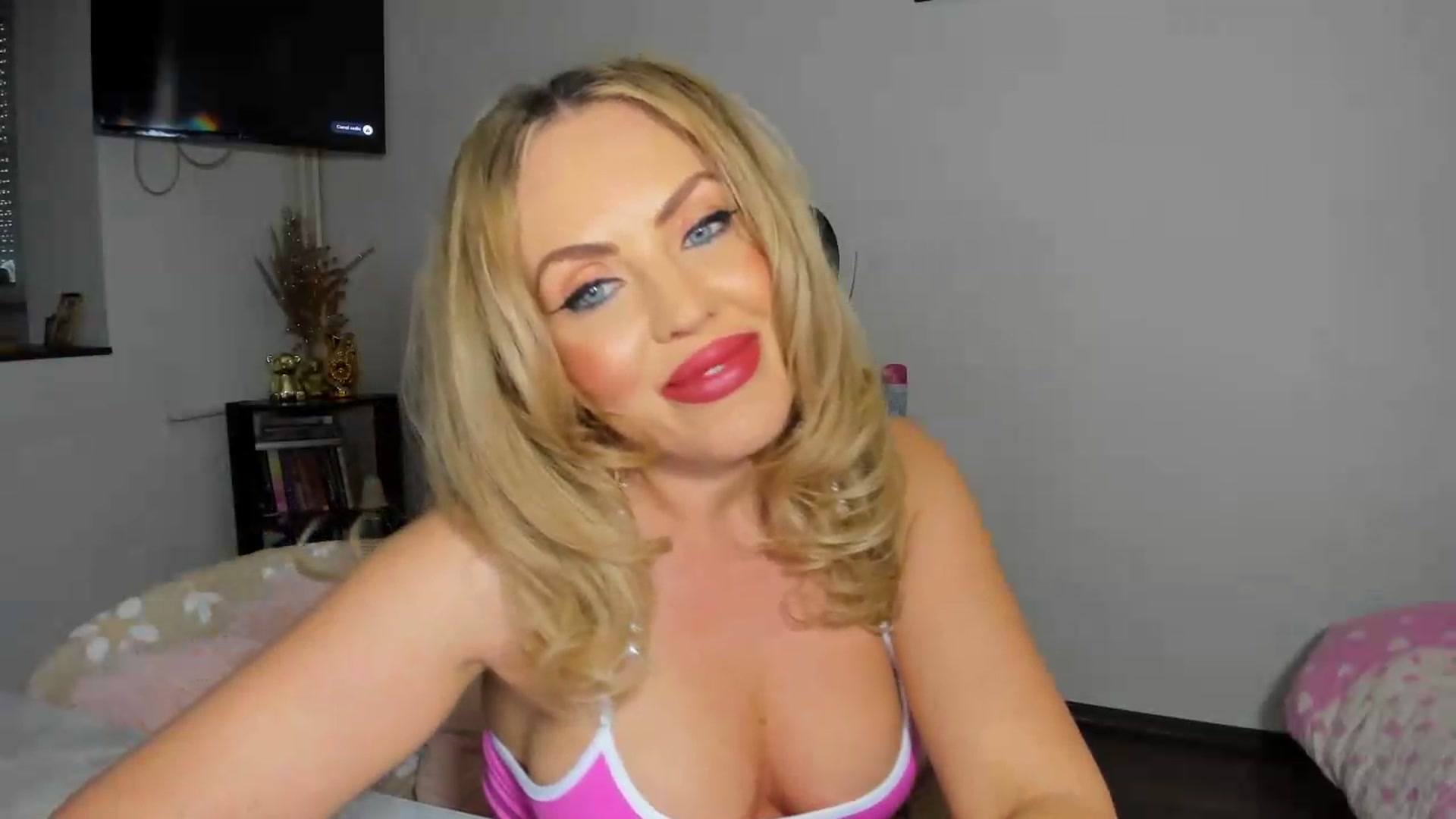 Gallery image thumbnail from MISS_JOY99's myfreecams stream on, 05/17/2026, 12:21 image 4 of 20