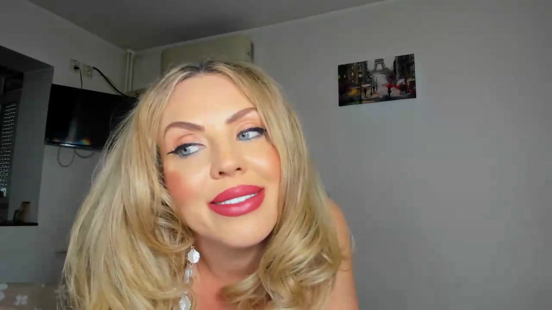 Gallery image thumbnail from MISS_JOY99's myfreecams stream on, 05/17/2026, 12:21 image 9 of 20