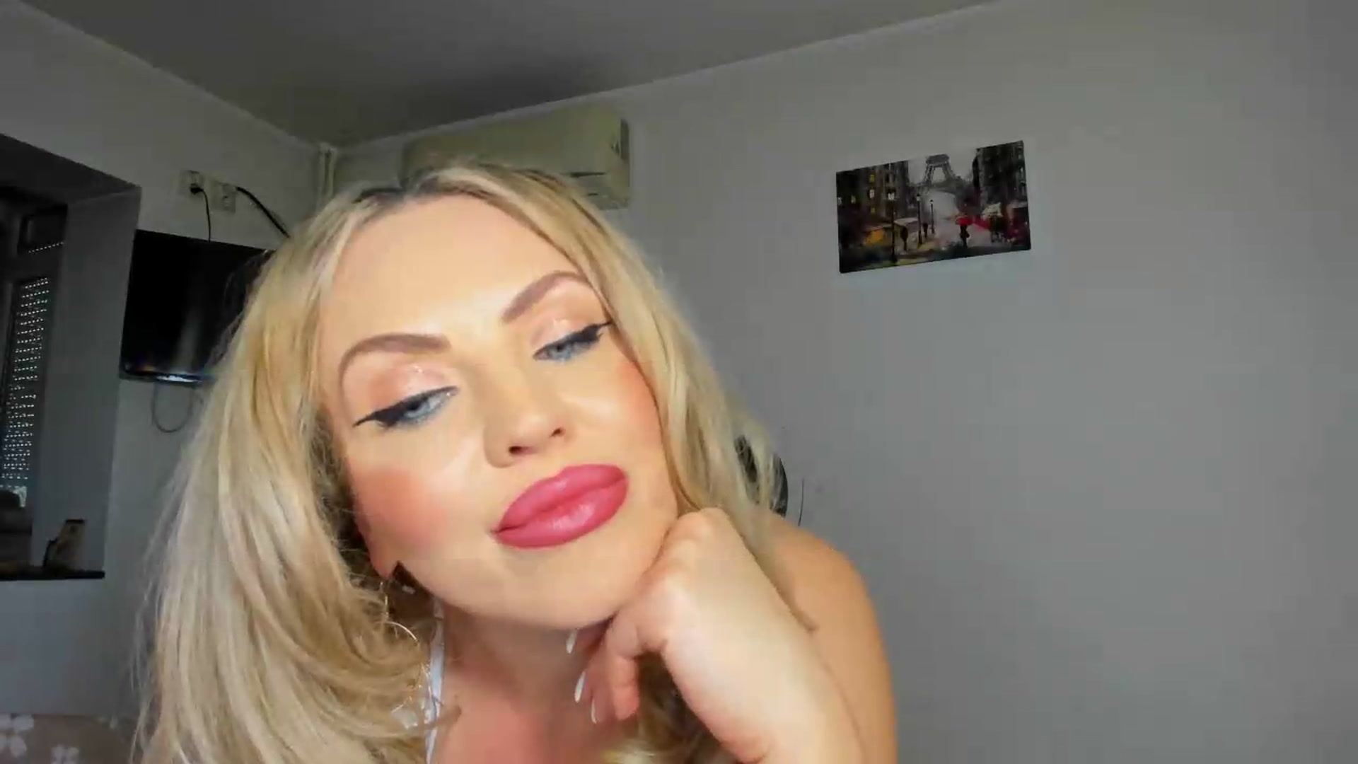 Gallery image thumbnail from MISS_JOY99's myfreecams stream on, 05/17/2026, 12:21 image 6 of 20
