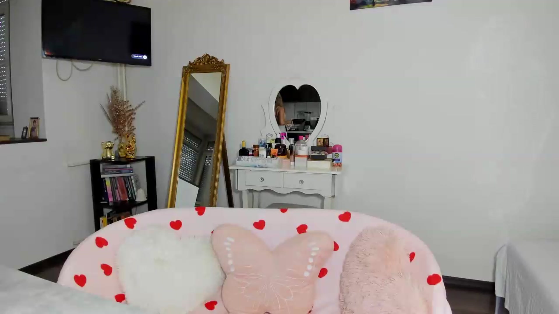 Gallery image thumbnail from MISS_JOY99's myfreecams stream on, 05/28/2026, 11:19 image 15 of 20
