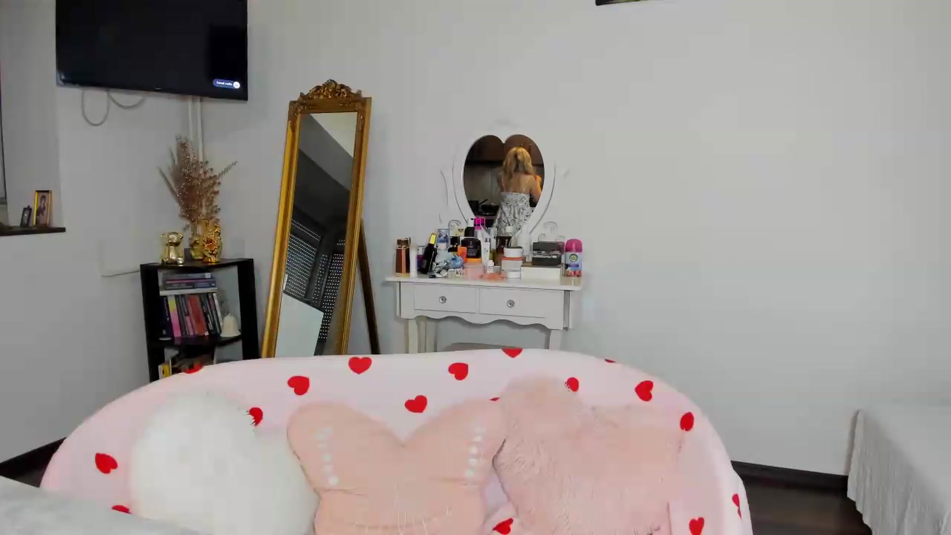 Gallery image thumbnail from MISS_JOY99's myfreecams stream on, 06/05/2026, 08:32 image 9 of 20