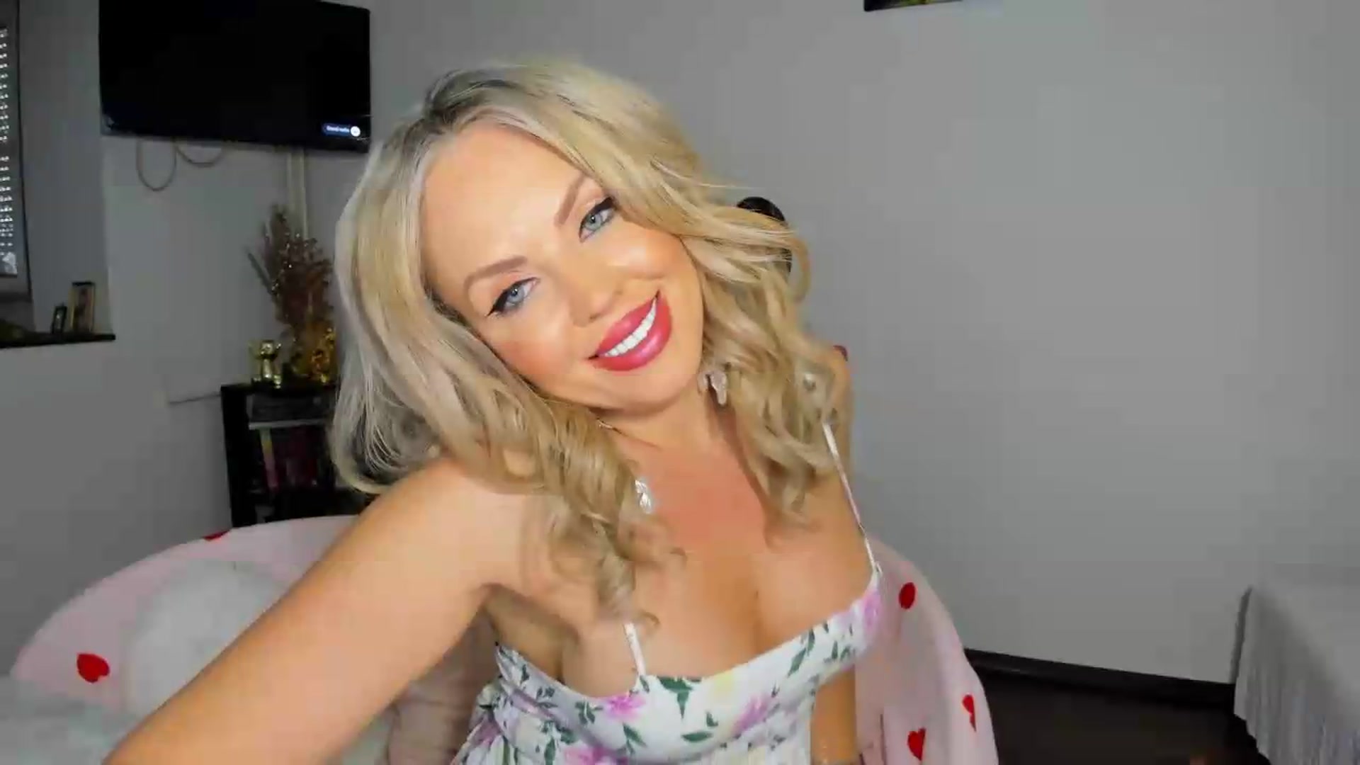 Gallery image thumbnail from MISS_JOY99's myfreecams stream on, 06/05/2026, 08:32 image 18 of 20