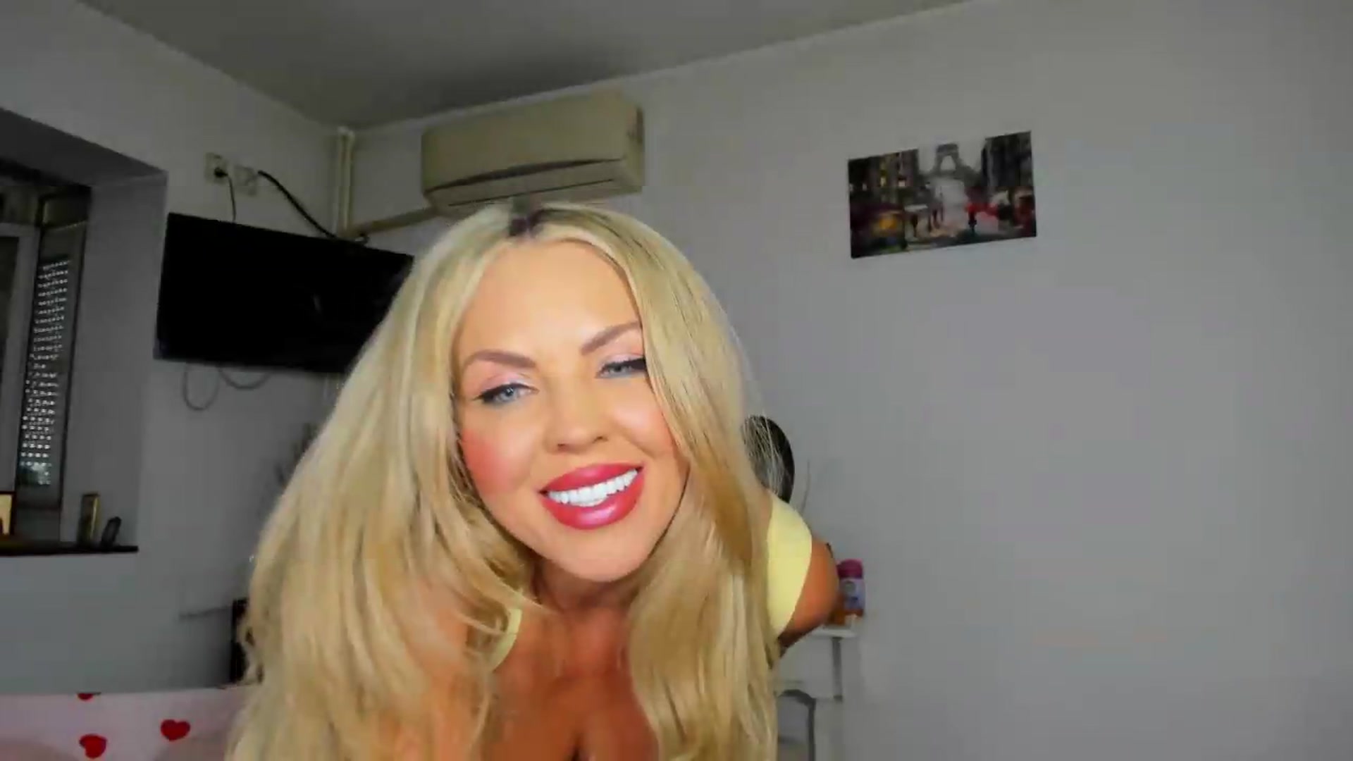 Gallery image thumbnail from MISS_JOY99's myfreecams stream on, 06/20/2026, 16:12 image 6 of 20