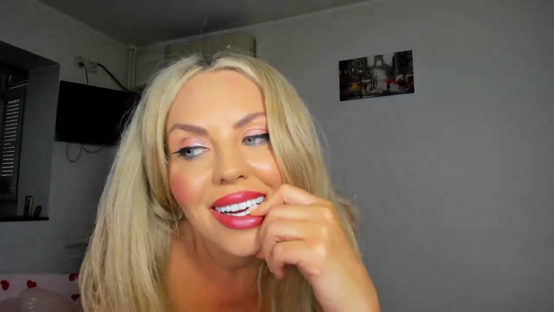 Gallery image thumbnail from MISS_JOY99's myfreecams stream on, 06/21/2026, 09:25 image 15 of 20
