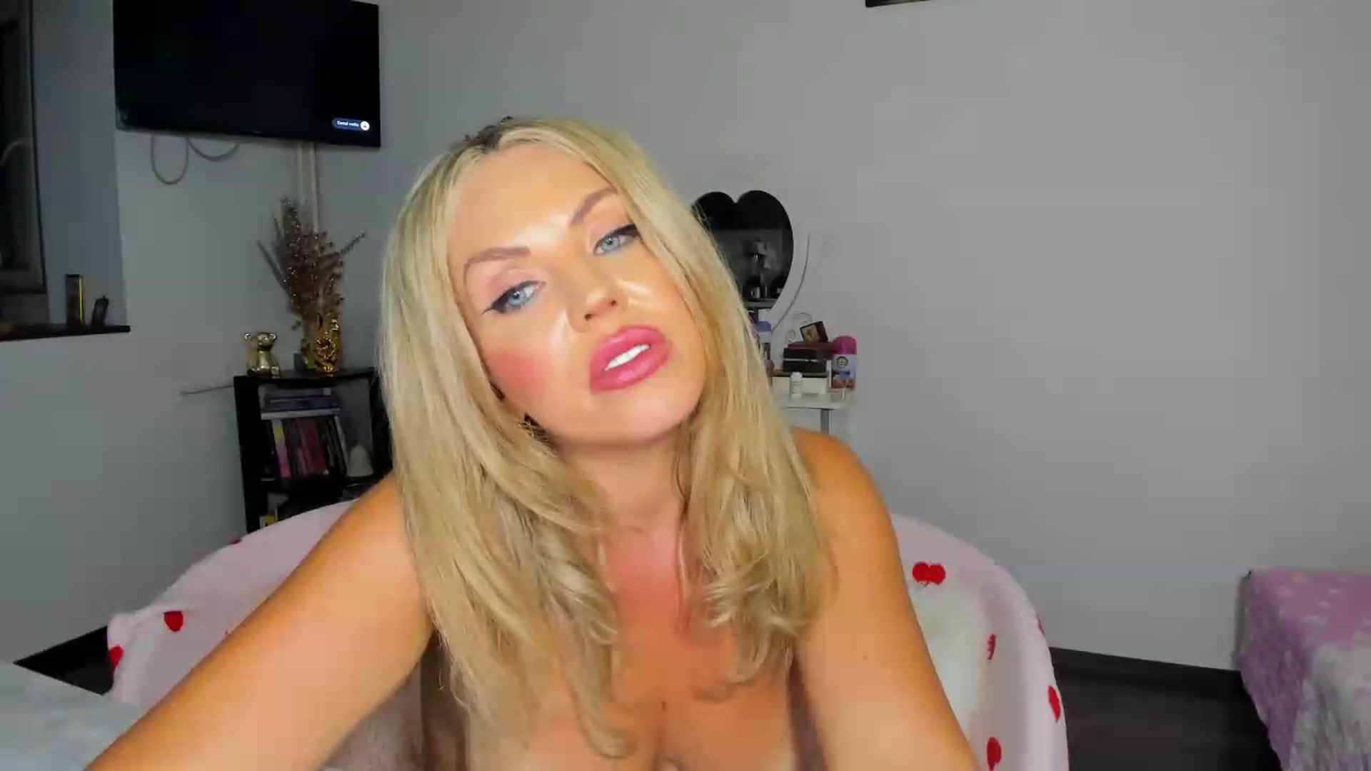 Gallery image thumbnail from MISS_JOY99's myfreecams stream on, 06/21/2026, 18:55 image 17 of 20