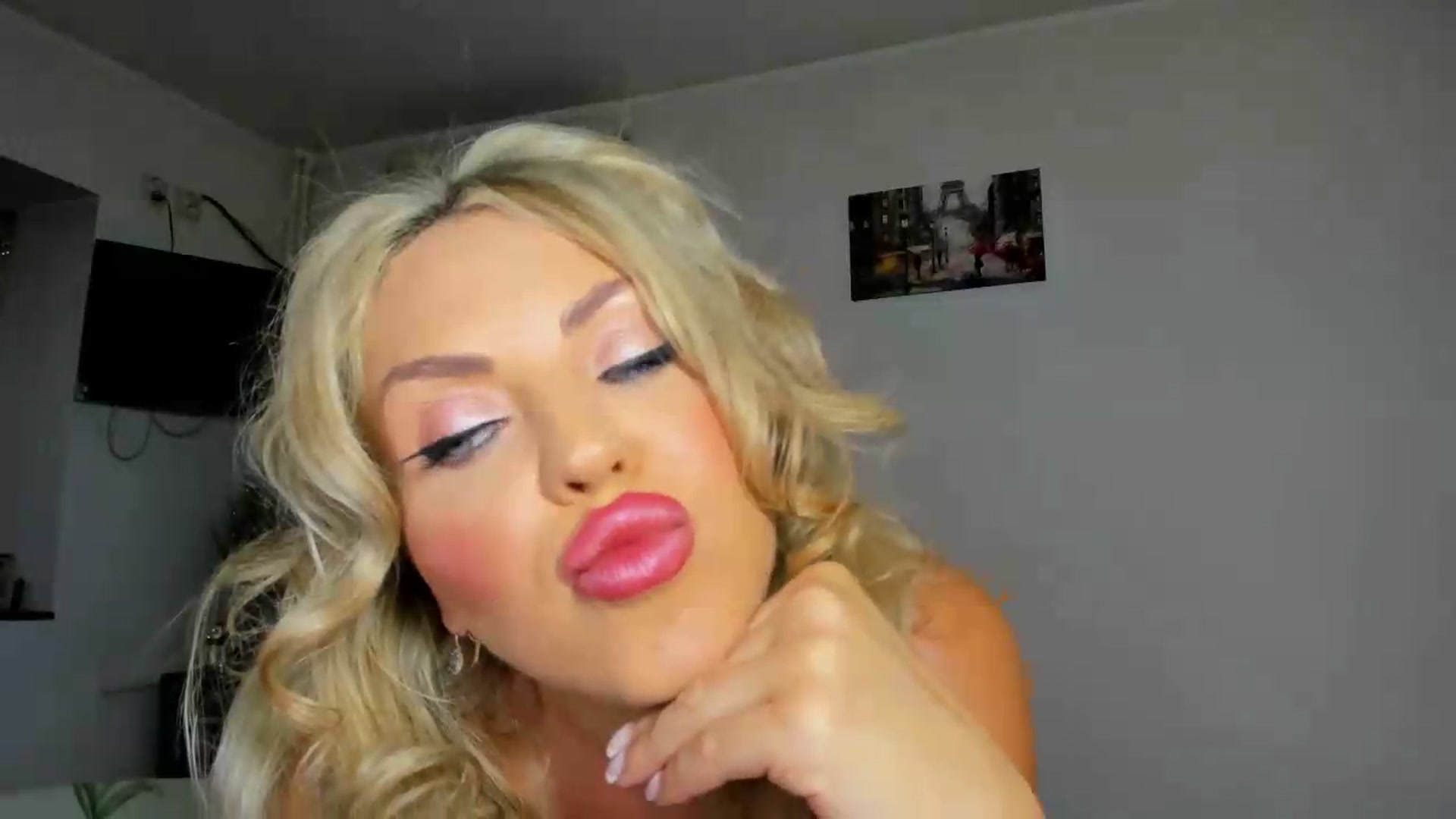 Gallery image thumbnail from MISS_JOY99's myfreecams stream on, 06/27/2026, 16:27 image 10 of 20