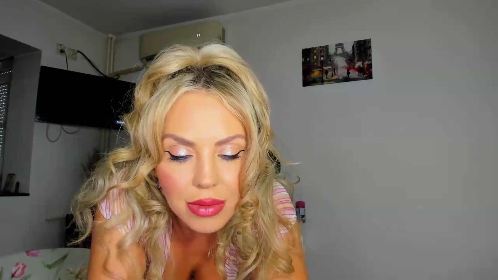 Gallery image thumbnail from MISS_JOY99's myfreecams stream on, 06/29/2026, 12:26 image 3 of 20
