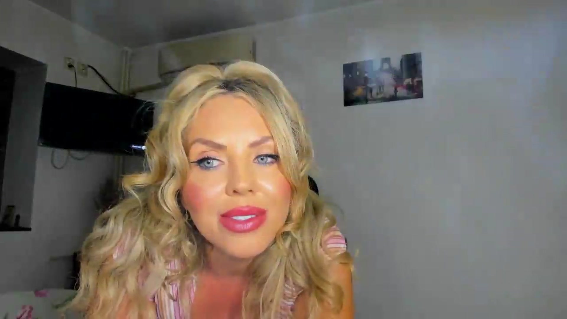 Gallery image thumbnail from MISS_JOY99's myfreecams stream on, 06/29/2026, 18:30 image 7 of 20