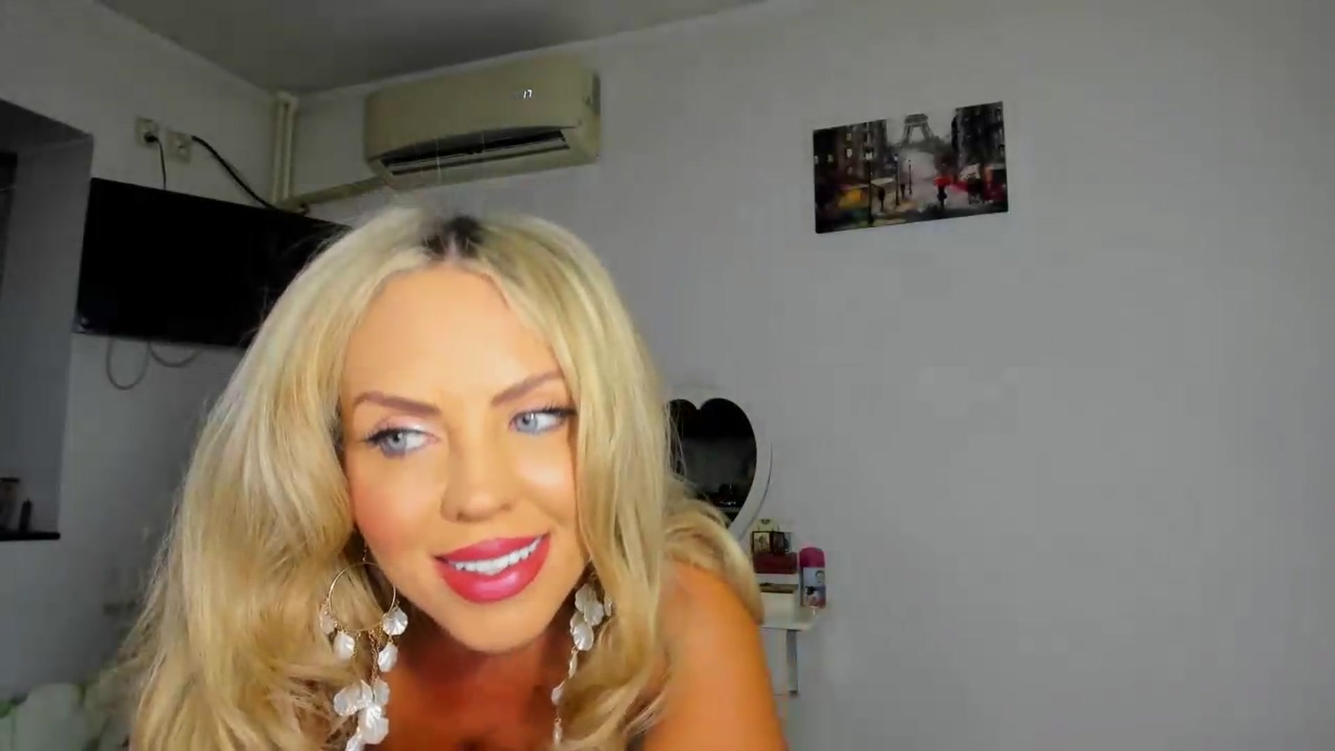 Gallery image thumbnail from MISS_JOY99's myfreecams stream on, 07/06/2026, 07:14 image 11 of 20