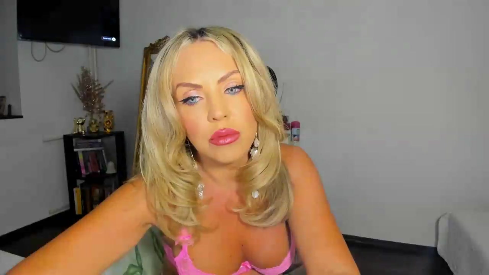 Gallery image thumbnail from MISS_JOY99's myfreecams stream on, 07/06/2026, 07:14 image 2 of 20