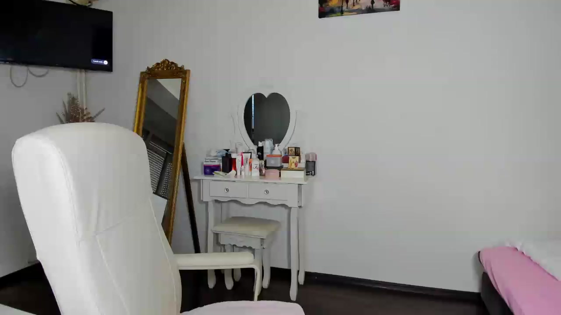 Gallery image thumbnail from MISS_JOY99's myfreecams stream on, 07/12/2026, 08:59 image 4 of 20