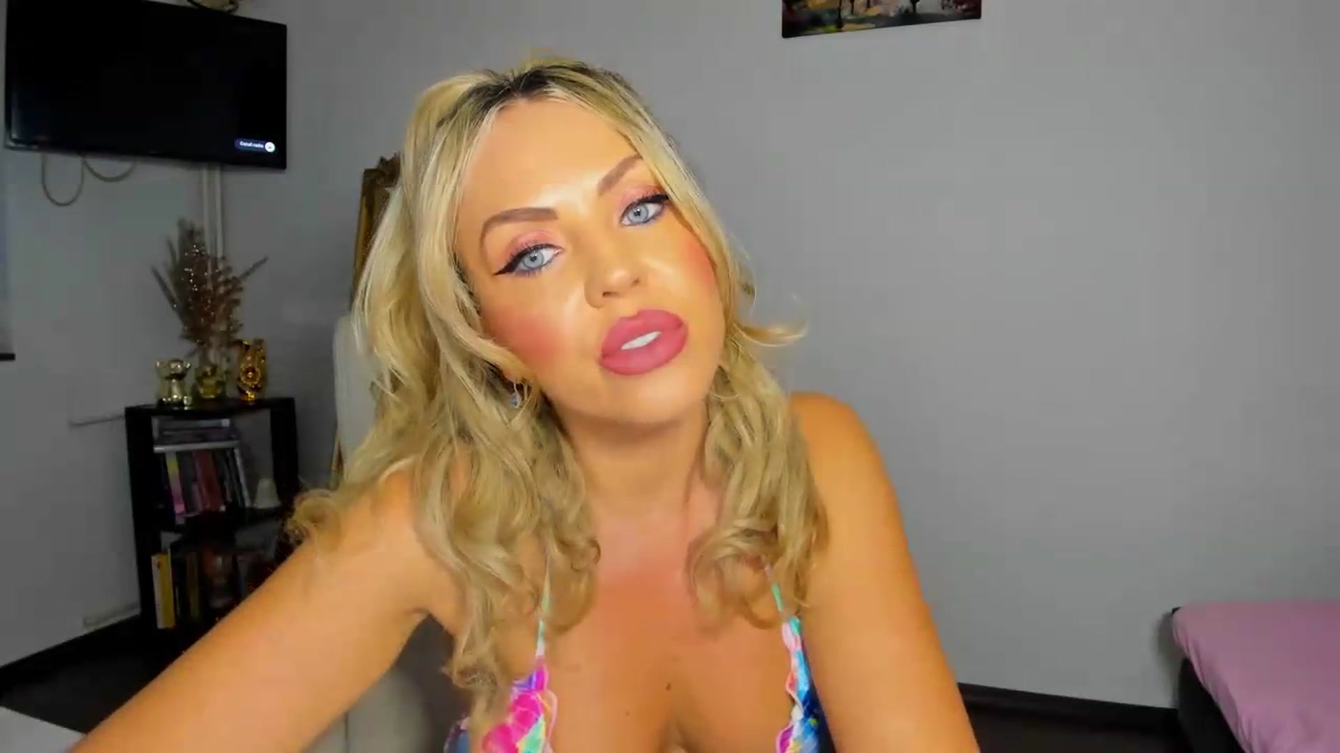 Gallery image thumbnail from MISS_JOY99's myfreecams stream on, 07/19/2026, 14:58 image 5 of 20