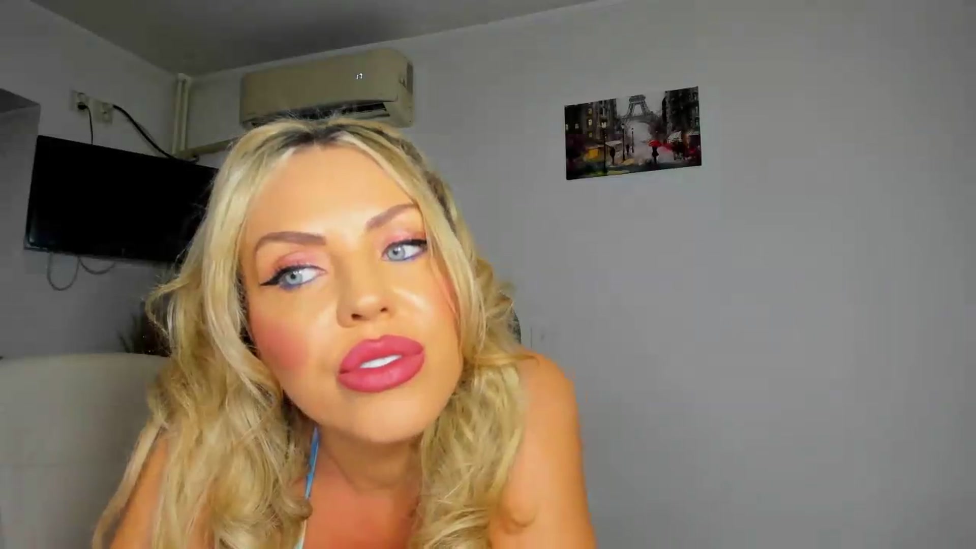Gallery image thumbnail from MISS_JOY99's myfreecams stream on, 07/19/2026, 14:58 image 12 of 20