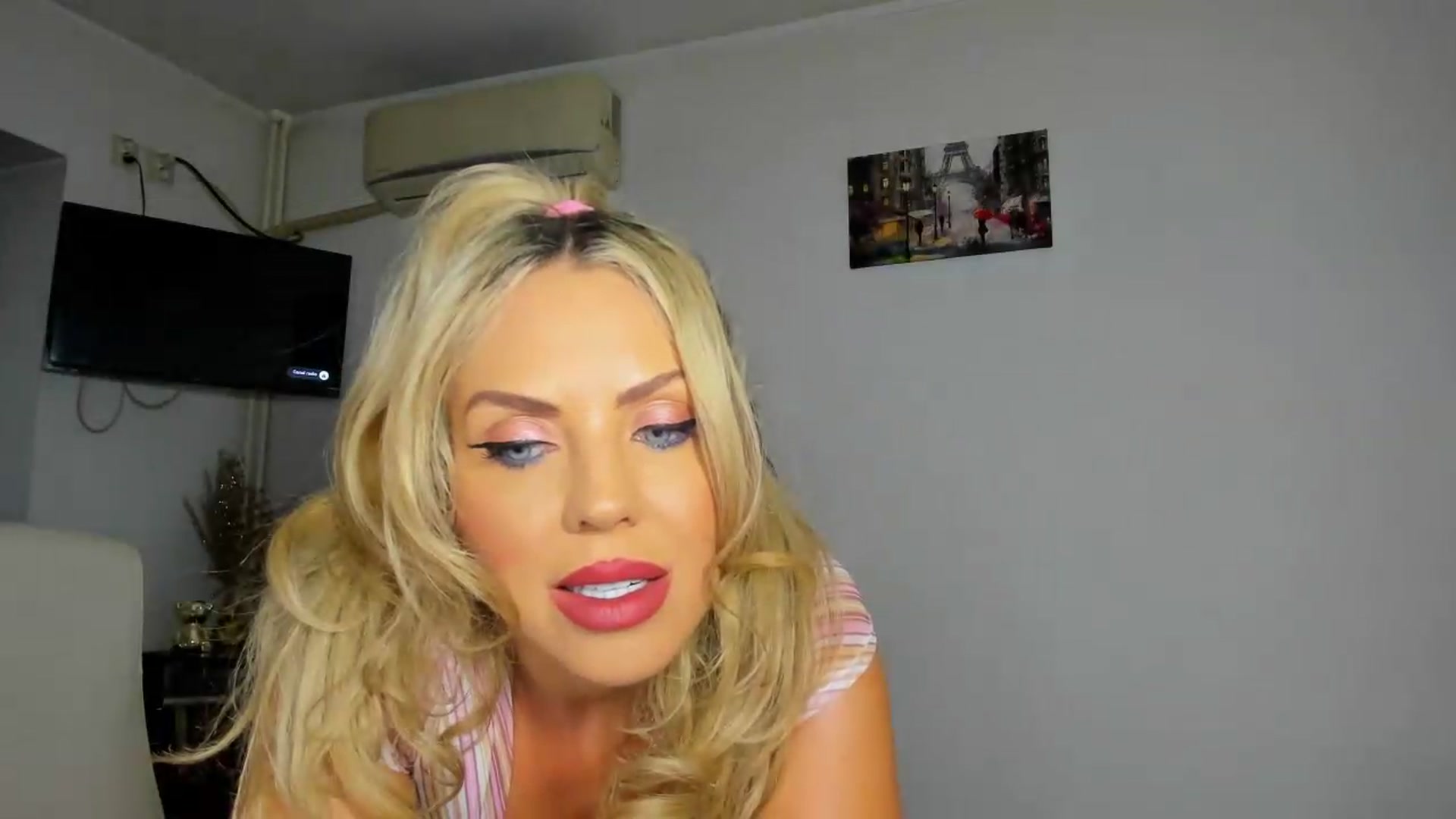 Gallery image thumbnail from MISS_JOY99's myfreecams stream on, 07/20/2026, 06:45 image 13 of 20