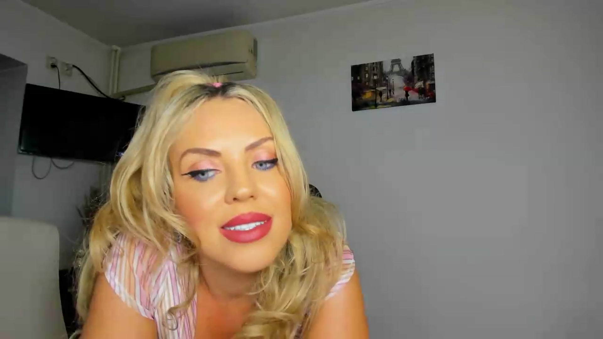 Gallery image thumbnail from MISS_JOY99's myfreecams stream on, 07/20/2026, 06:45 image 14 of 20