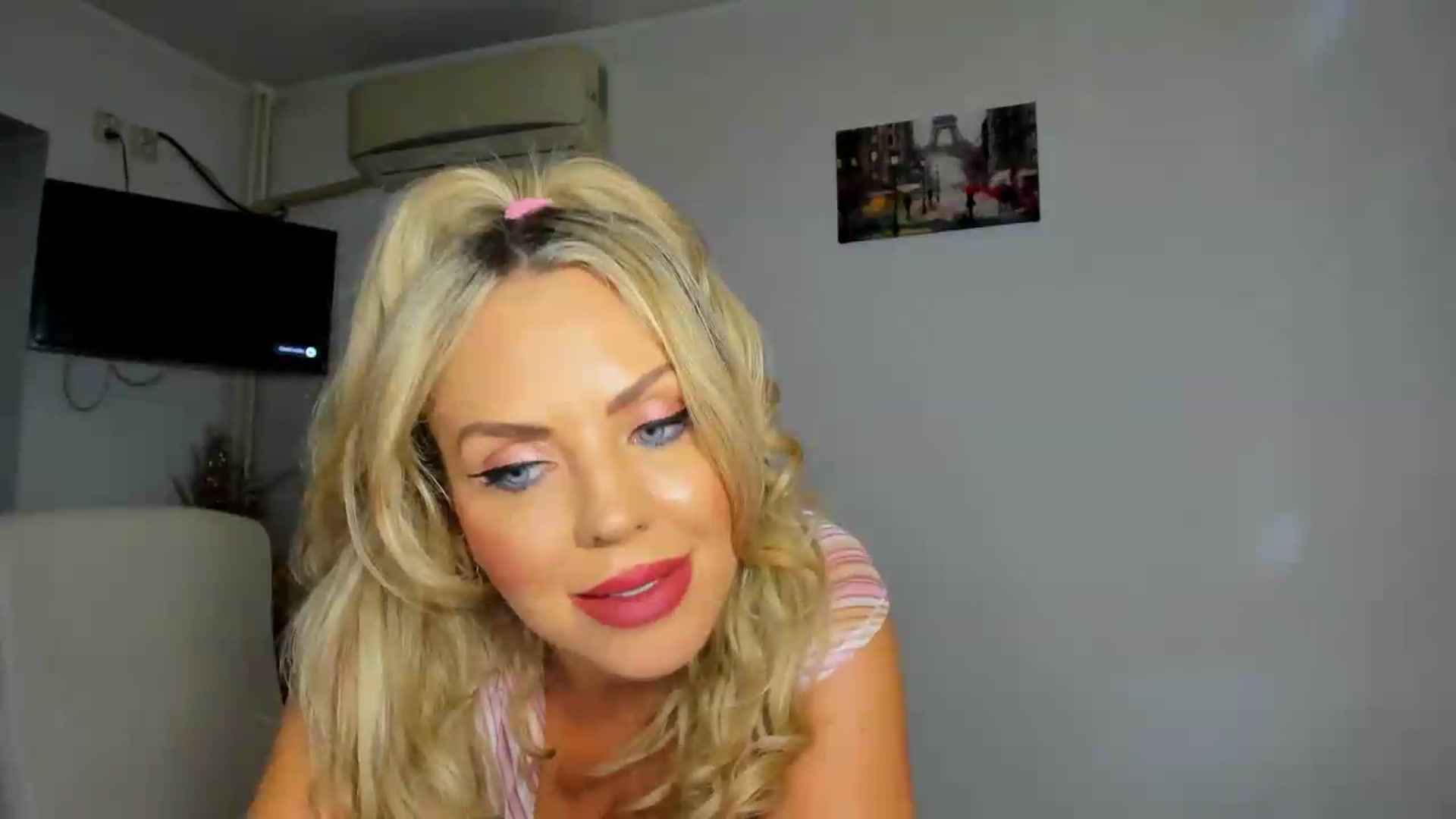 Gallery image thumbnail from MISS_JOY99's myfreecams stream on, 07/20/2026, 12:11 image 6 of 20