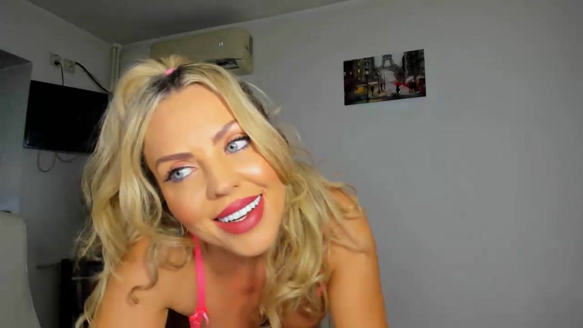 Gallery image thumbnail from MISS_JOY99's myfreecams stream on, 07/21/2026, 06:27 image 7 of 20