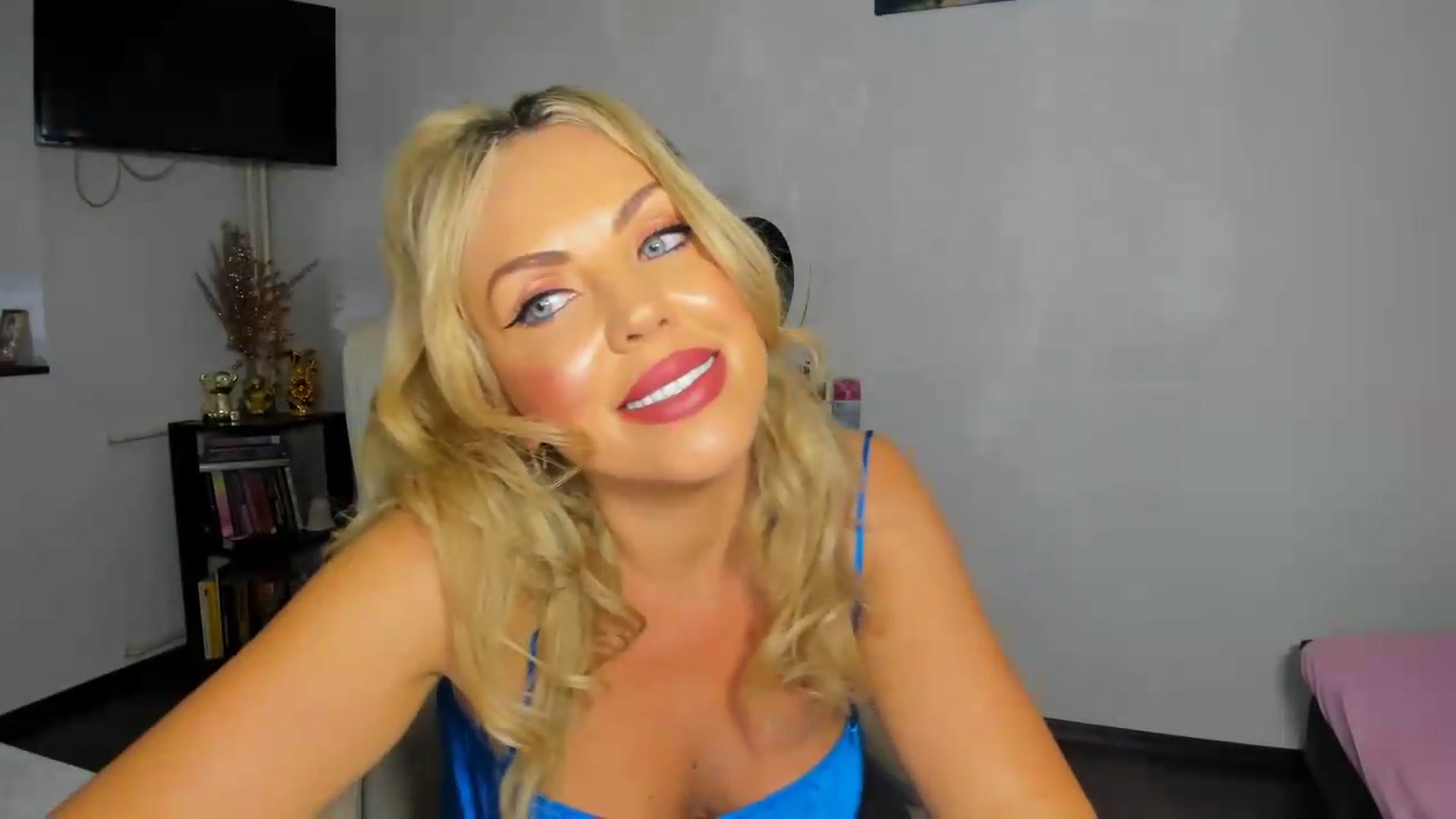 Gallery image thumbnail from MISS_JOY99's myfreecams stream on, 07/21/2026, 08:55 image 8 of 20