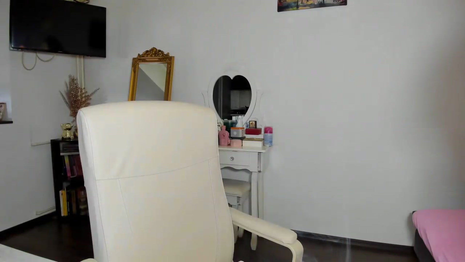 Gallery image thumbnail from MISS_JOY99's myfreecams stream on, 07/21/2026, 08:55 image 4 of 20