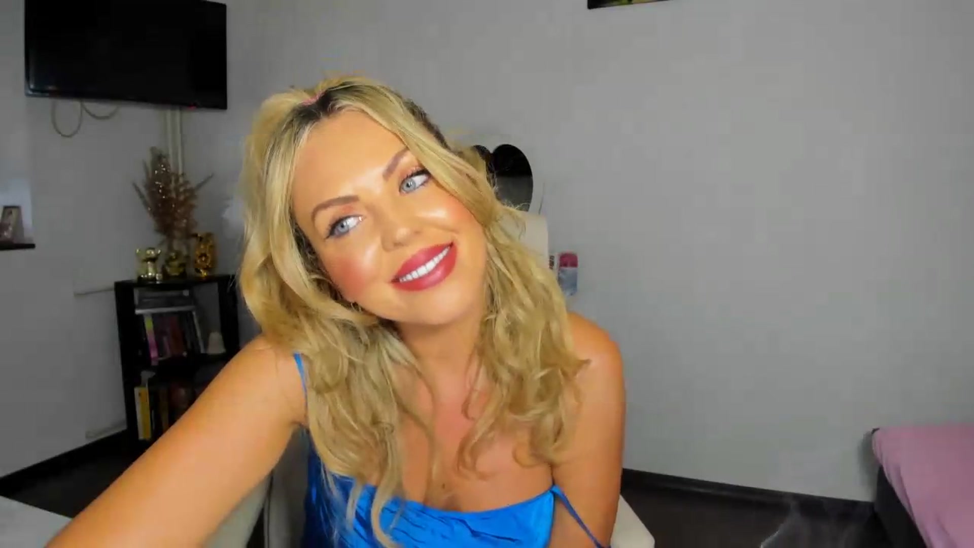 Gallery image thumbnail from MISS_JOY99's myfreecams stream on, 07/21/2026, 08:55 image 10 of 20