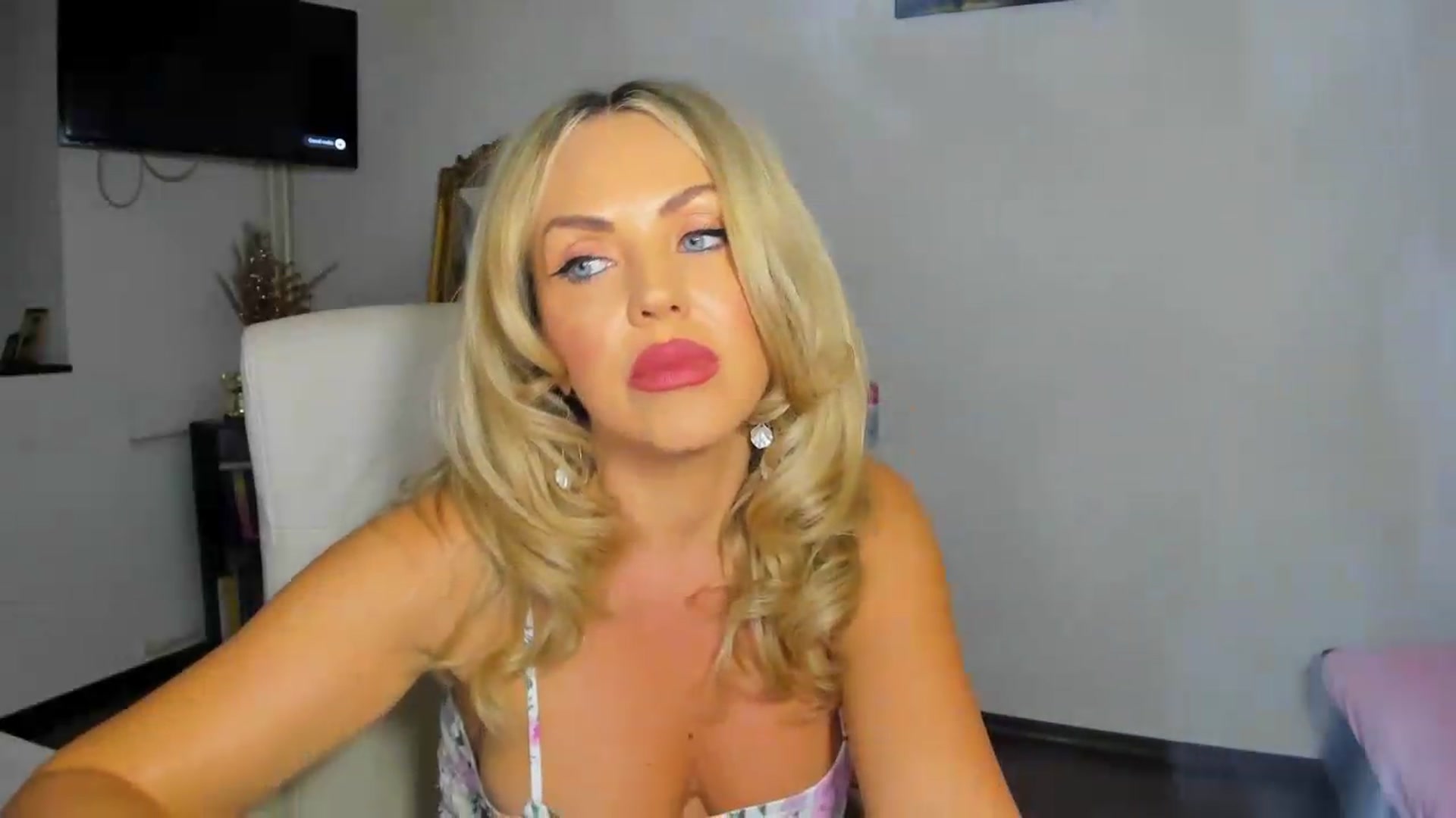 Gallery image thumbnail from MISS_JOY99's myfreecams stream on, 07/22/2026, 06:28 image 19 of 20
