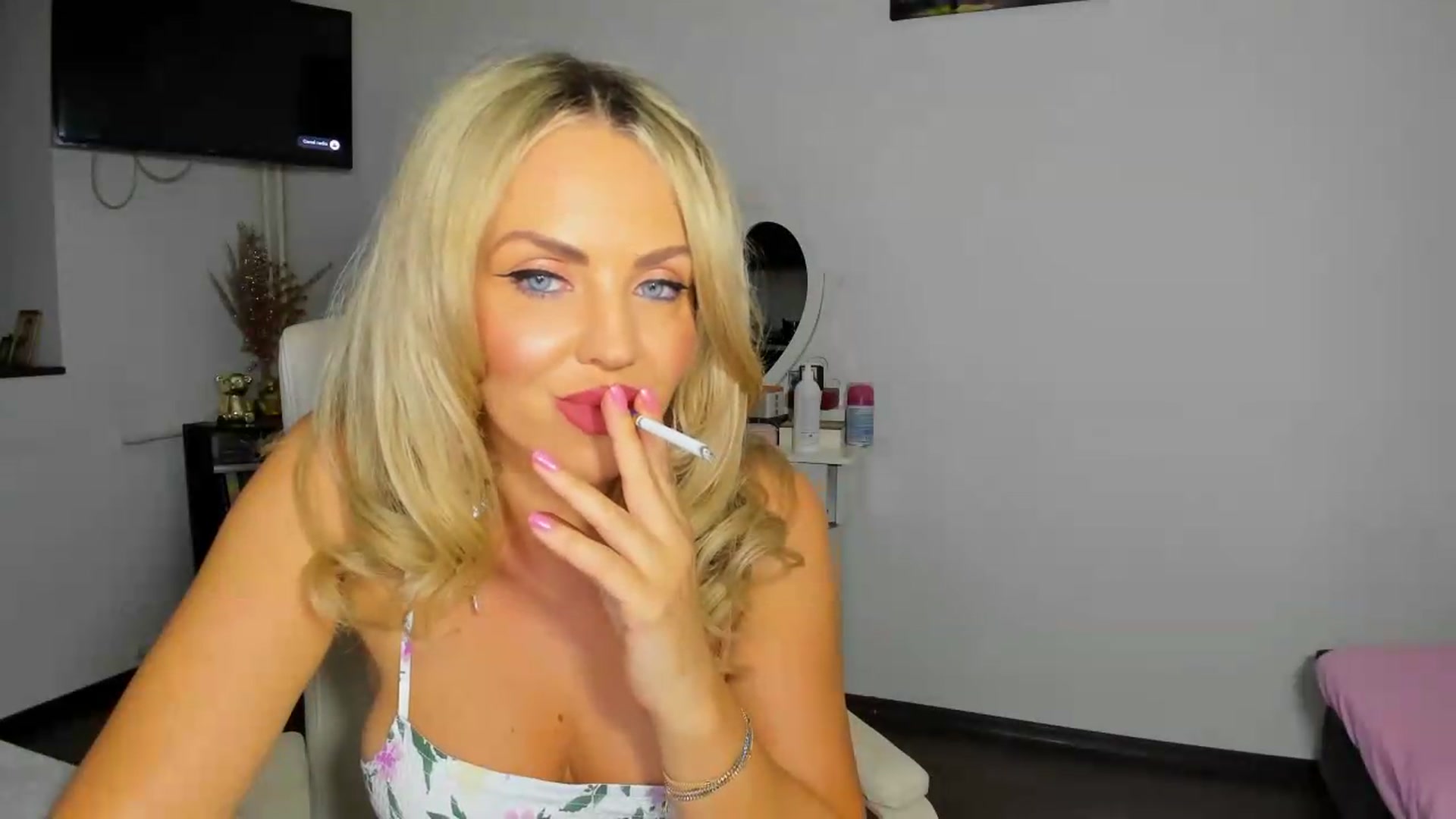 Gallery image thumbnail from MISS_JOY99's myfreecams stream on, 07/22/2026, 06:28 image 7 of 20