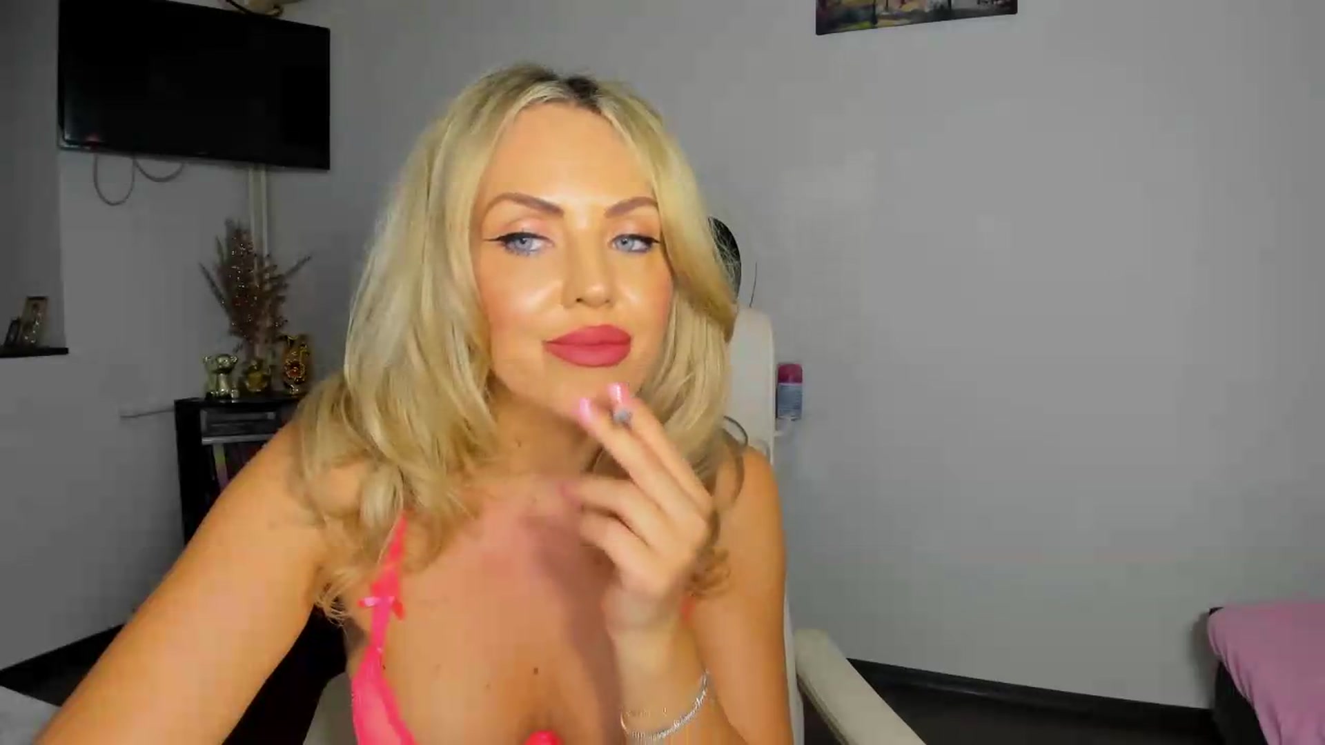 Gallery image thumbnail from MISS_JOY99's myfreecams stream on, 07/22/2026, 10:05 image 17 of 20