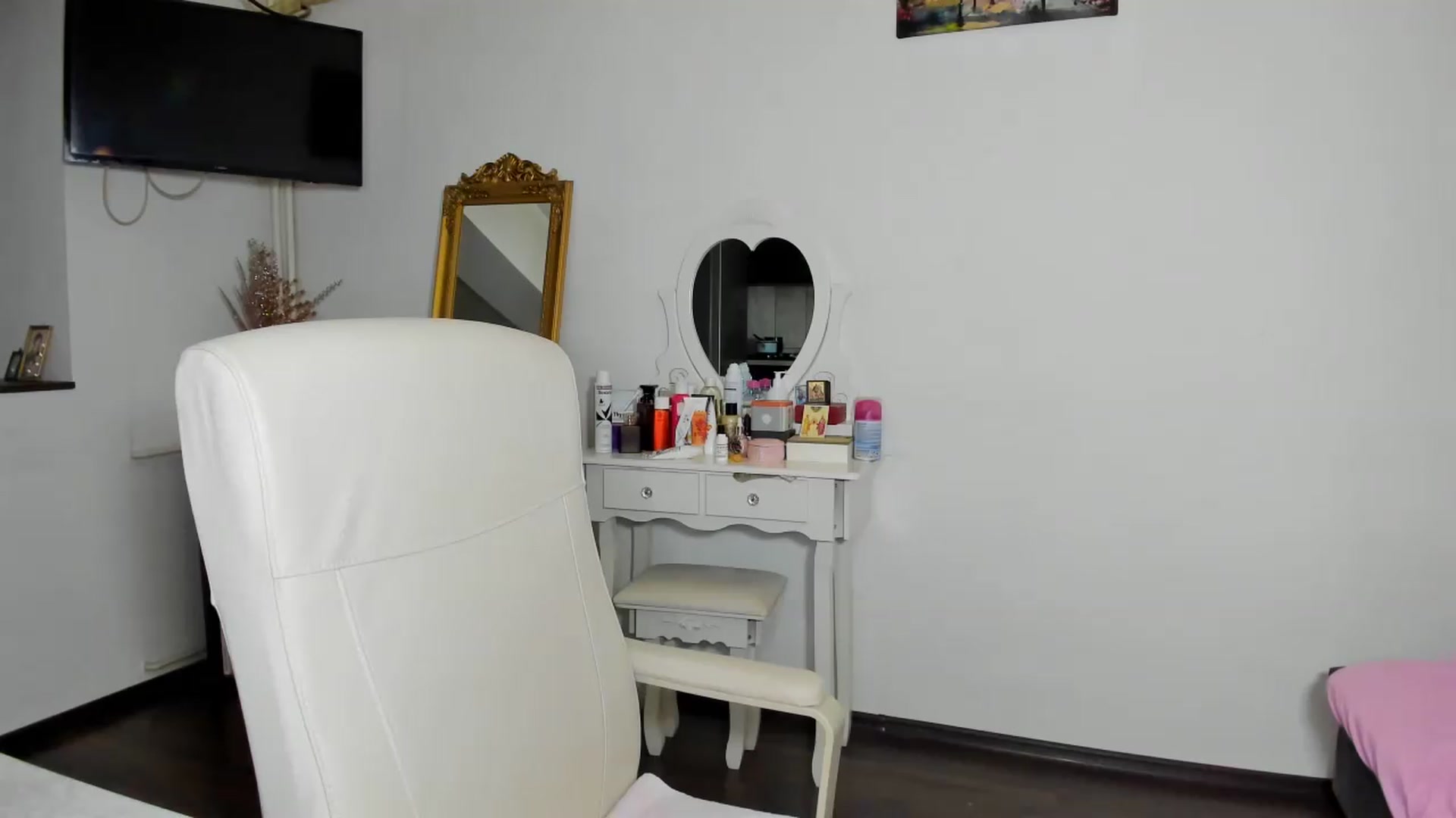 Gallery image thumbnail from MISS_JOY99's myfreecams stream on, 07/22/2026, 10:05 image 19 of 20