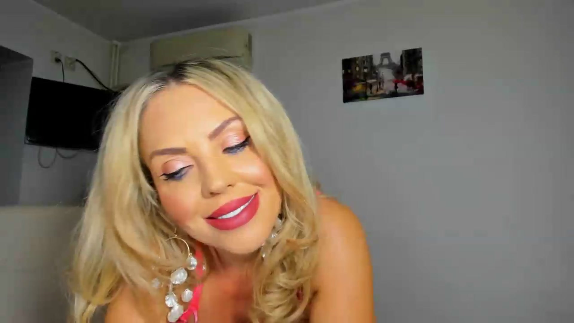 Gallery image thumbnail from MISS_JOY99's myfreecams stream on, 07/24/2026, 11:07 image 2 of 20